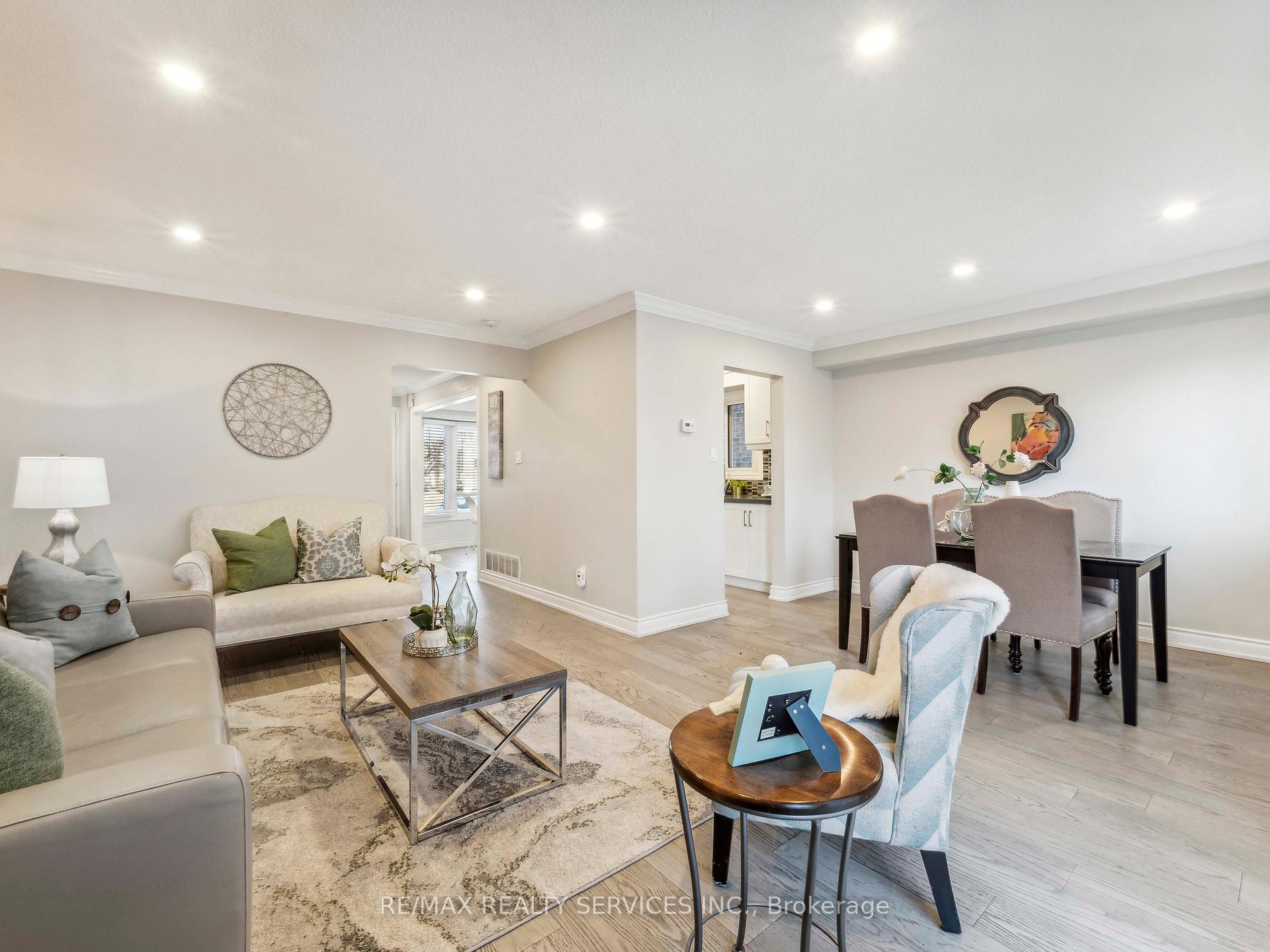 5 New Forest Sq, Toronto, ON M1V2Z6 | 4 Bedroom 3 Bathroom Detached House | Image 5