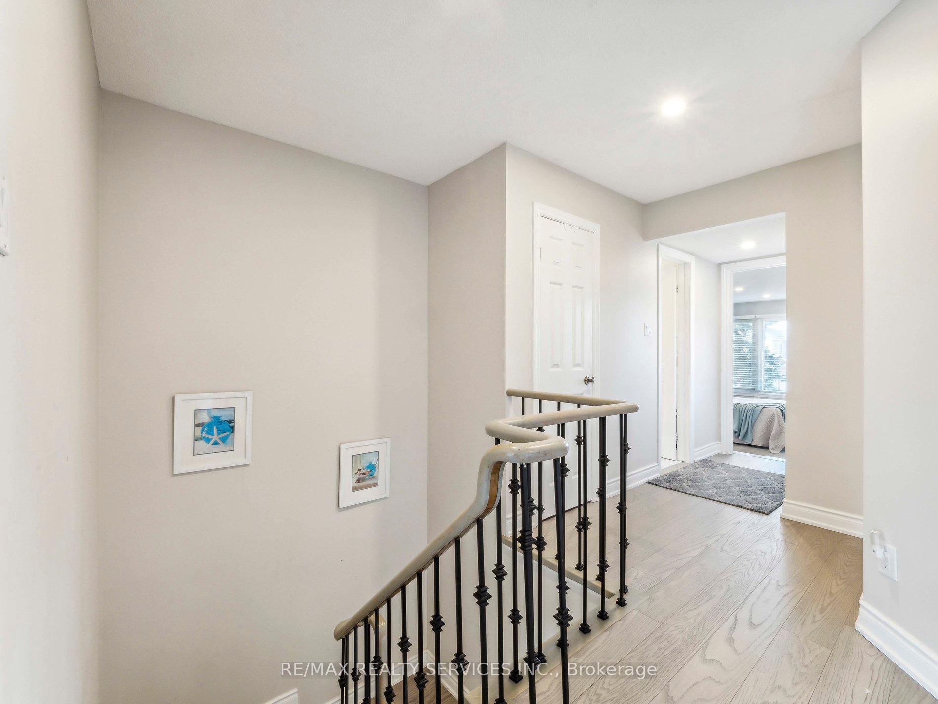 5 New Forest Sq, Toronto, ON M1V2Z6 | 4 Bedroom 3 Bathroom Detached House | Image 8