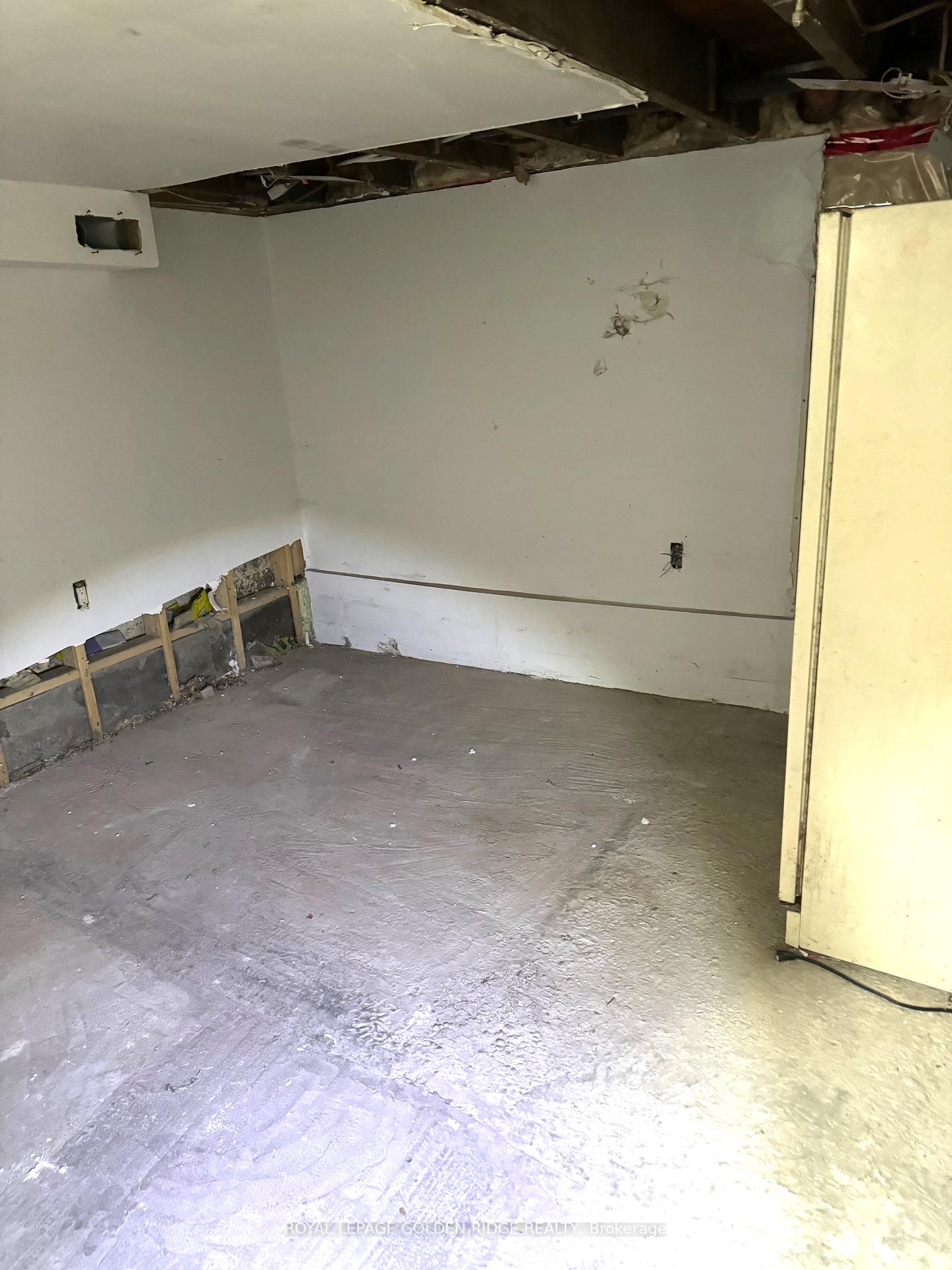 159 Eastwood Ave, Toronto, ON M1N3H5 | 3 Bedroom 3 Bathroom Detached House | Image 9