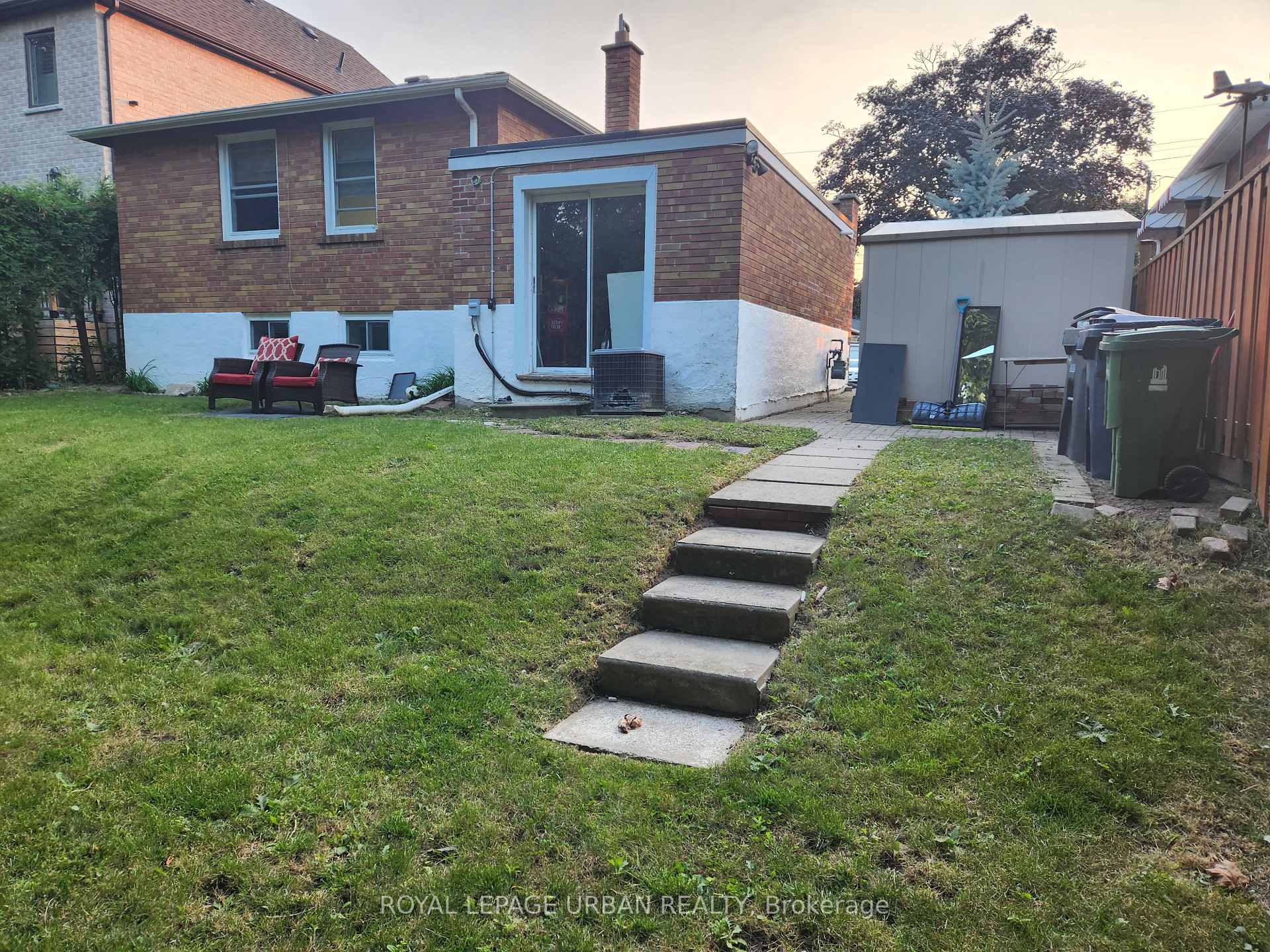 21 White Abbey Park, Toronto, ON M1R4R3 | 3 Bedroom 2 Bathroom Detached House | Image 1