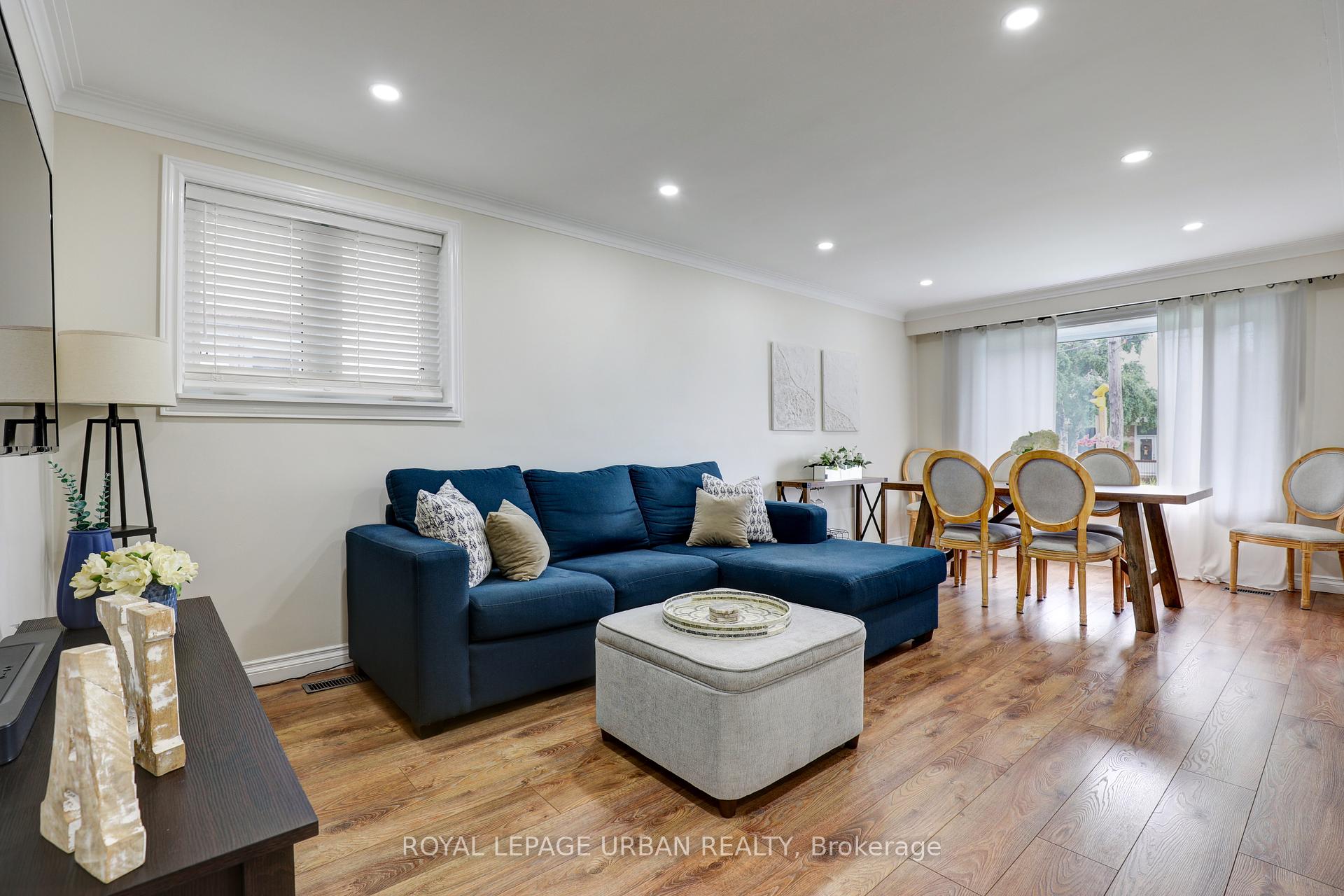 21 White Abbey Park, Toronto, ON M1R4R3 | 3 Bedroom 2 Bathroom Detached House | Image 10