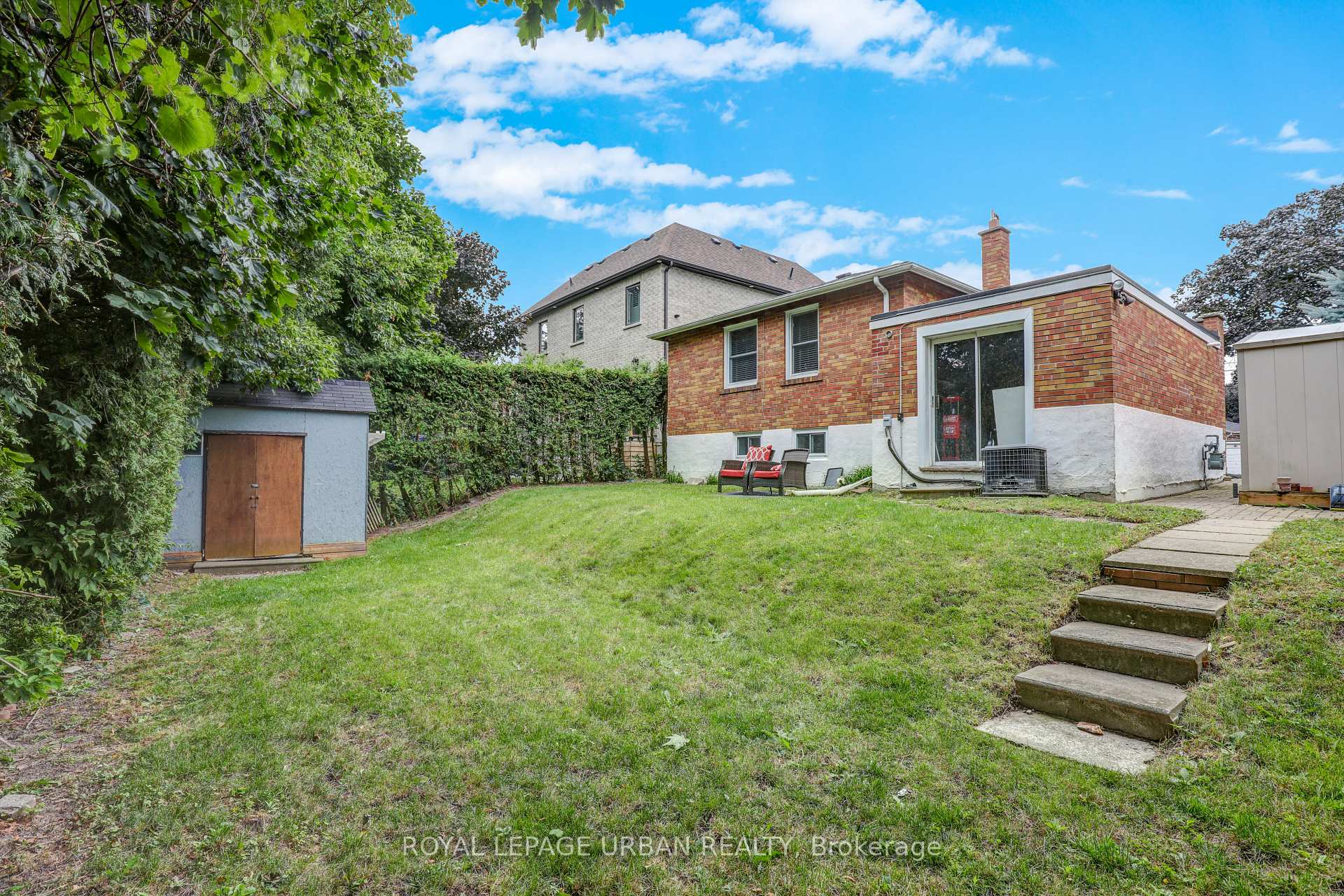 21 White Abbey Park, Toronto, ON M1R4R3 | 3 Bedroom 2 Bathroom Detached House | Image 4