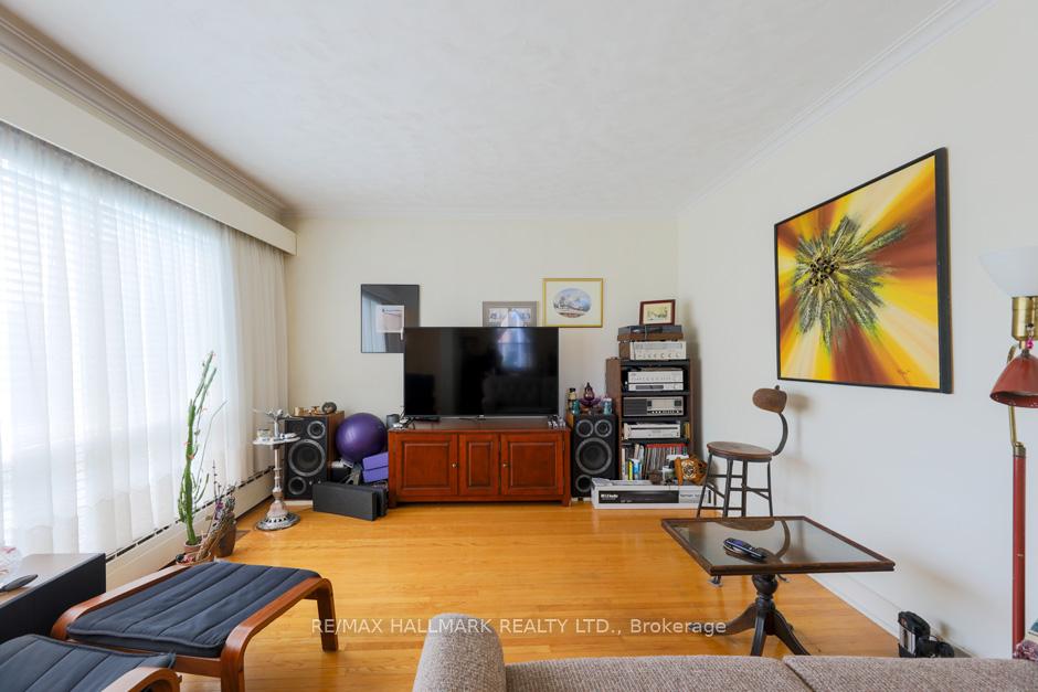 256 Tower Dr, Toronto, ON M1R3R1 | 3 Bedroom 2 Bathroom Detached House | Image 2