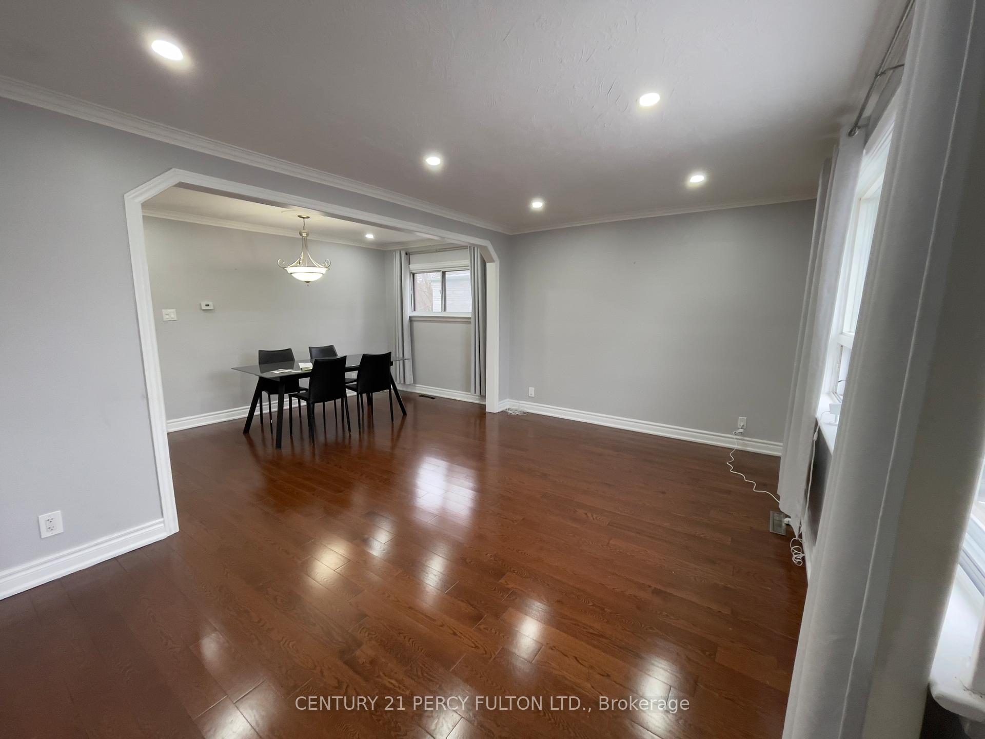 19 Lynvalley Cres, Toronto, ON M1R2V1 | 3 Bedroom 3 Bathroom Detached House | Image 5