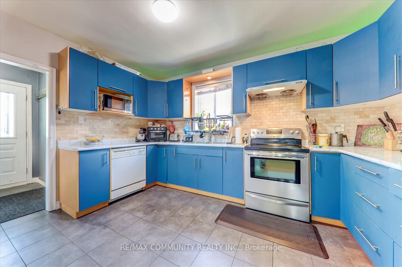 7 Princemere Cres, Toronto, ON M1R3W8 | 3 Bedroom 2 Bathroom Detached House | Image 12