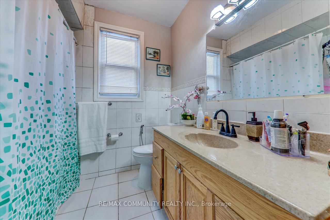 7 Princemere Cres, Toronto, ON M1R3W8 | 3 Bedroom 2 Bathroom Detached House | Image 20