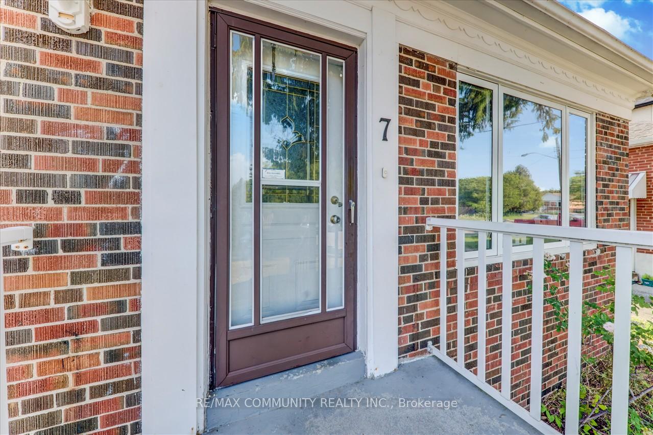 7 Princemere Cres, Toronto, ON M1R3W8 | 3 Bedroom 2 Bathroom Detached House | Image 6