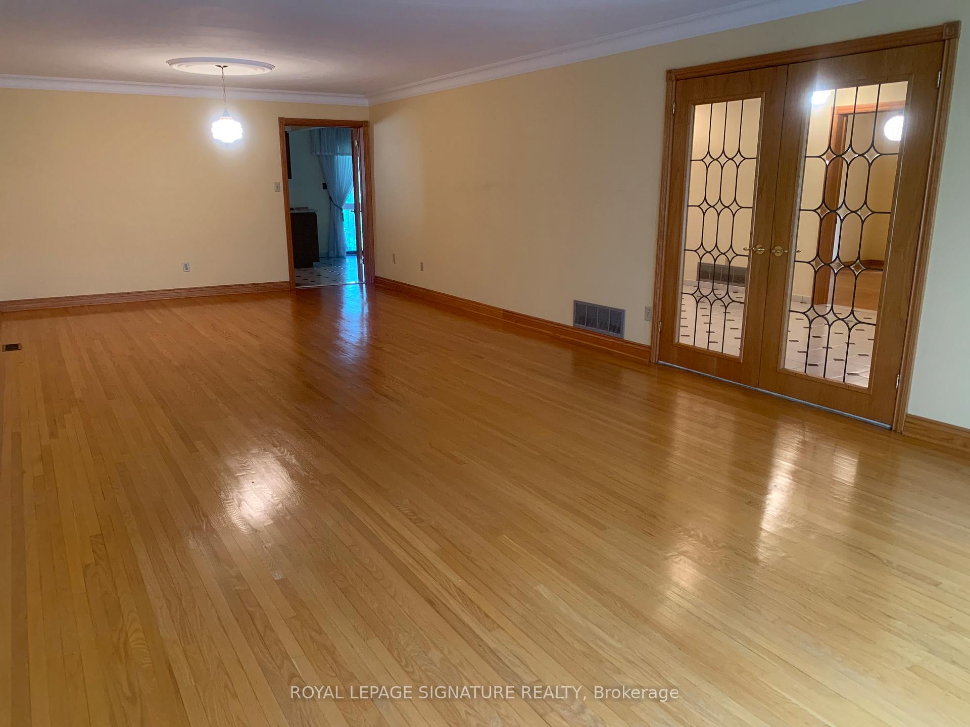 450 O'Connor Dr, Toronto, ON M4J2W6 | 4 Bedroom 5 Bathroom Detached House | Image 6