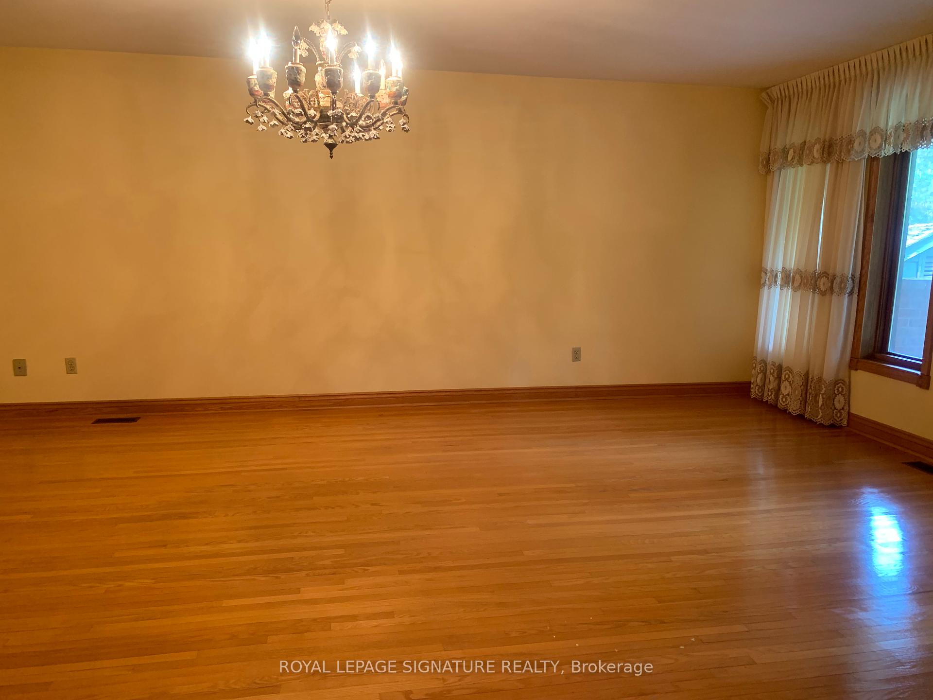 450 O'Connor Dr, Toronto, ON M4J2W6 | 4 Bedroom 5 Bathroom Detached House | Image 8