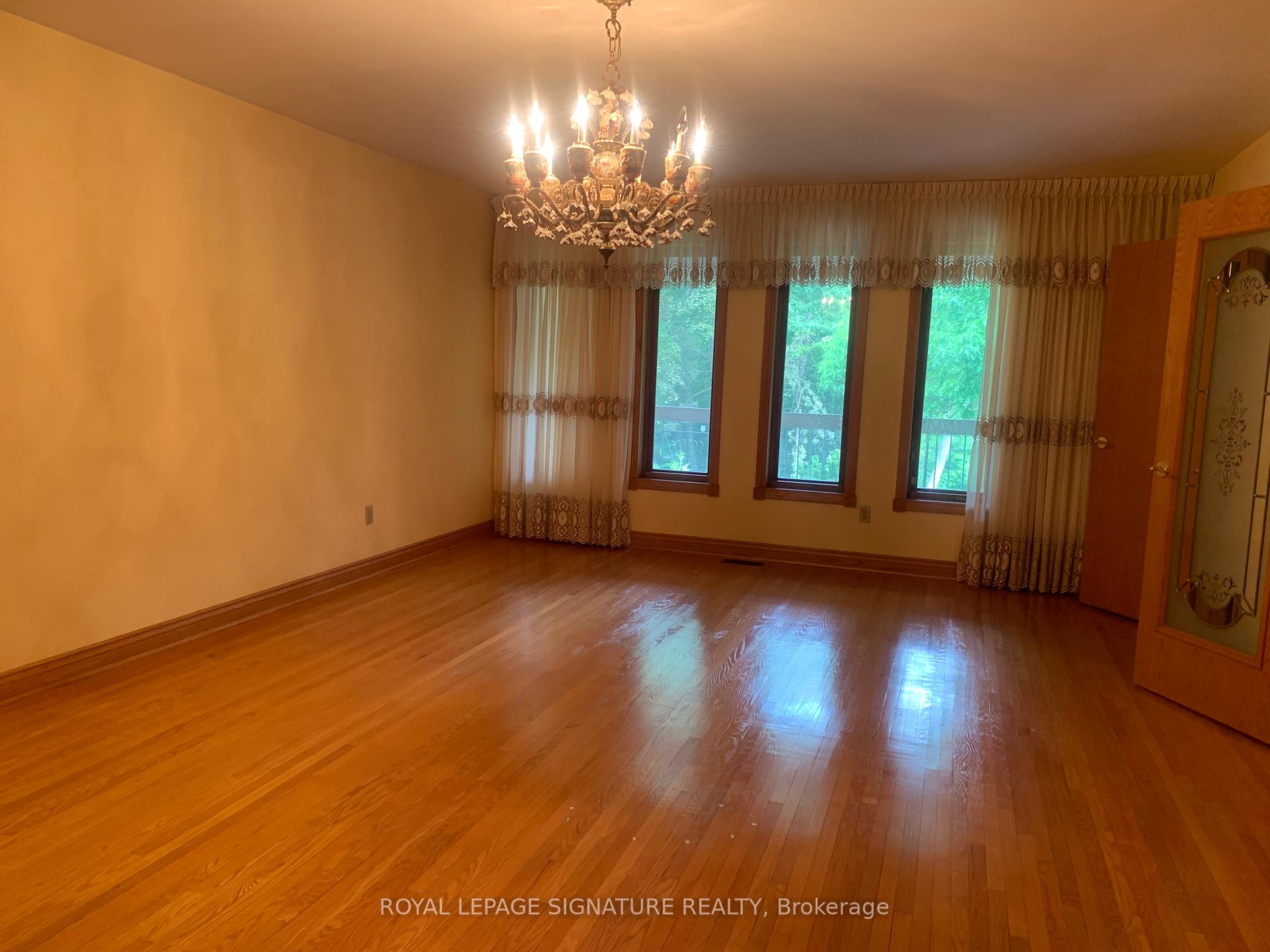 450 O'Connor Dr, Toronto, ON M4J2W6 | 4 Bedroom 5 Bathroom Detached House | Image 9