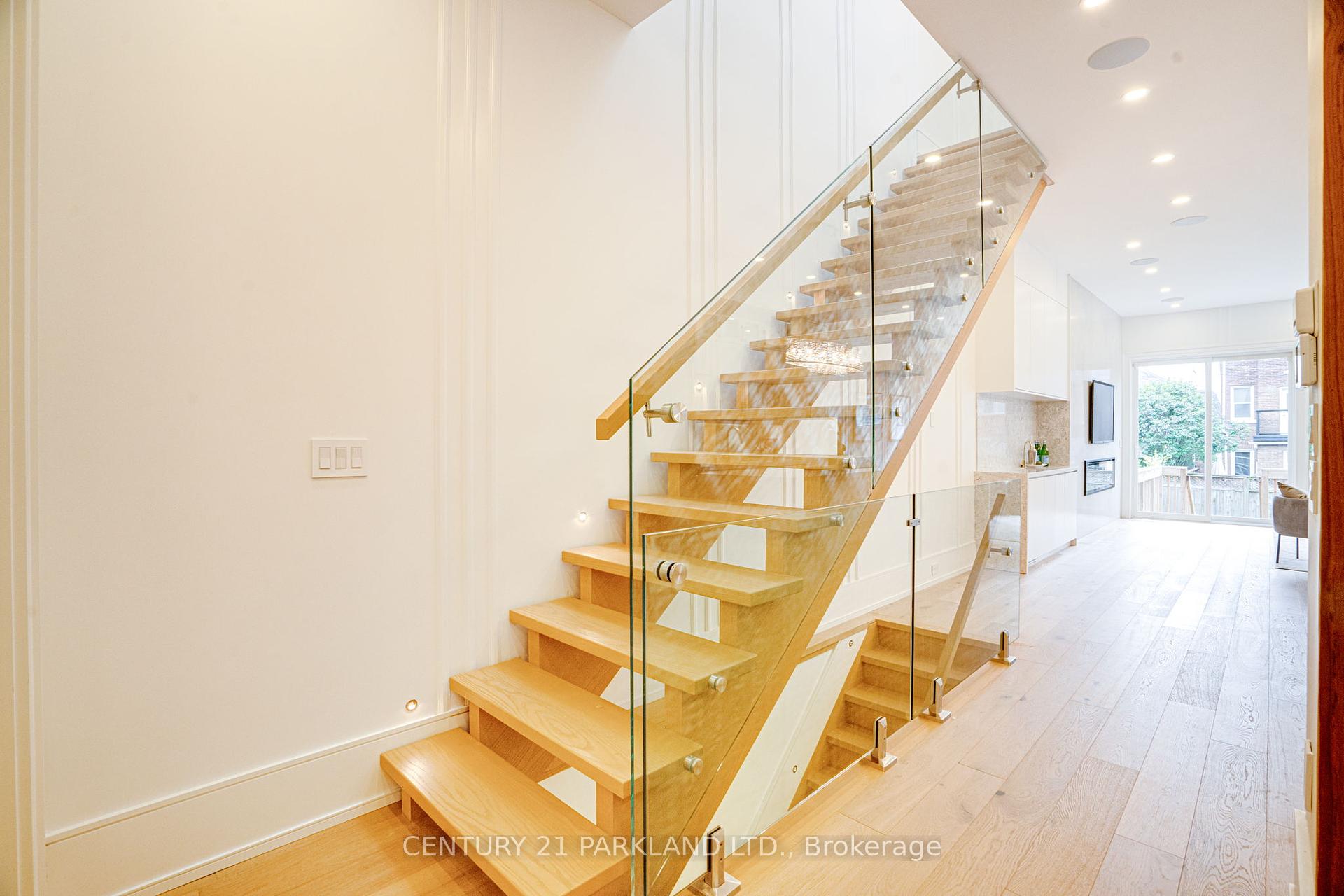 44 Waverley Rd, Toronto, ON M4L3T1 | 4 Bedroom 5 Bathroom Detached House | Image 29