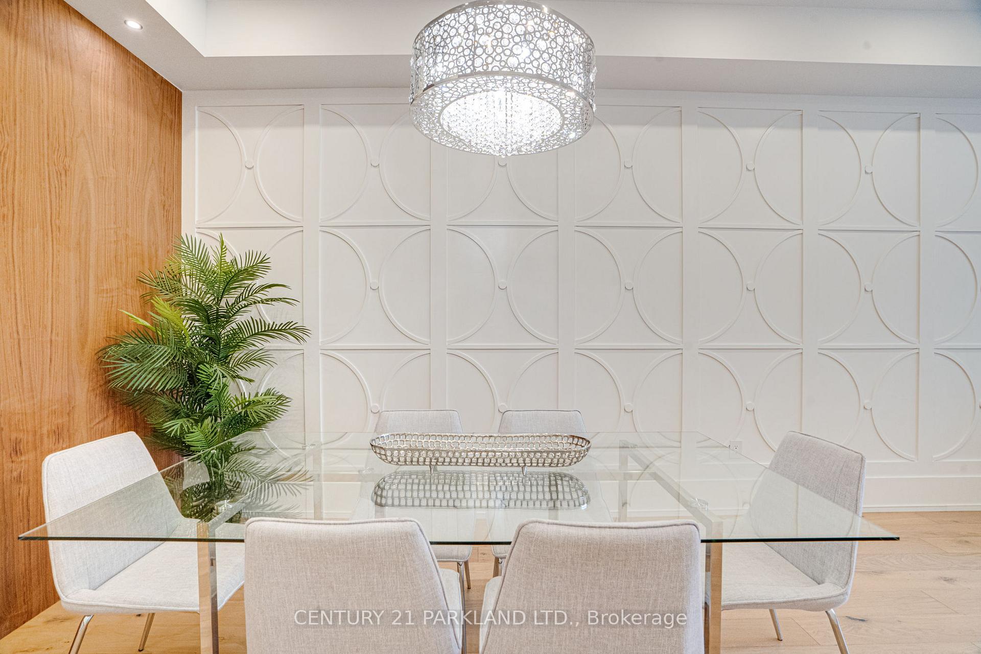 44 Waverley Rd, Toronto, ON M4L3T1 | 4 Bedroom 5 Bathroom Detached House | Image 4