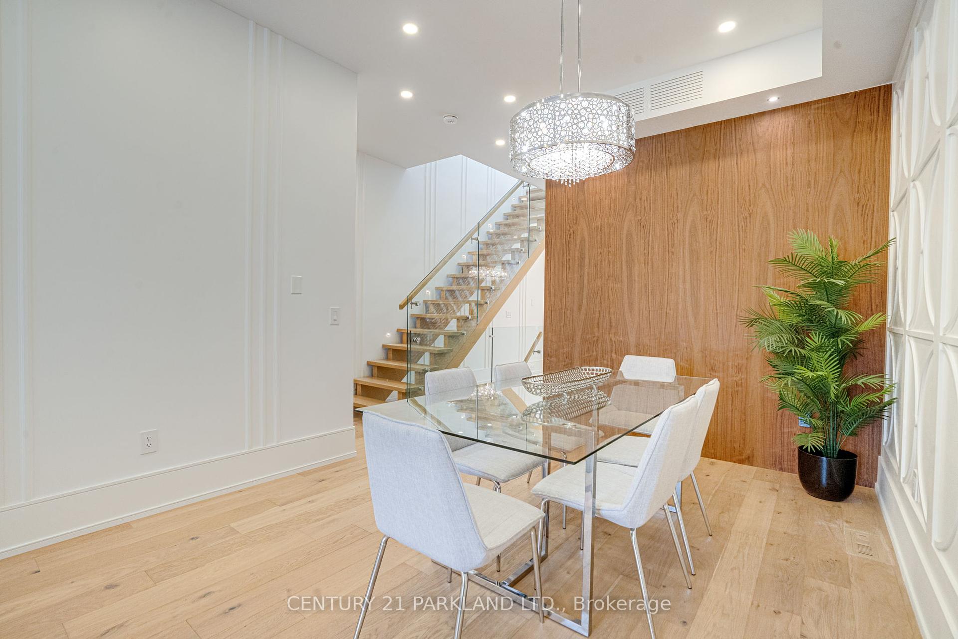 44 Waverley Rd, Toronto, ON M4L3T1 | 4 Bedroom 5 Bathroom Detached House | Image 5