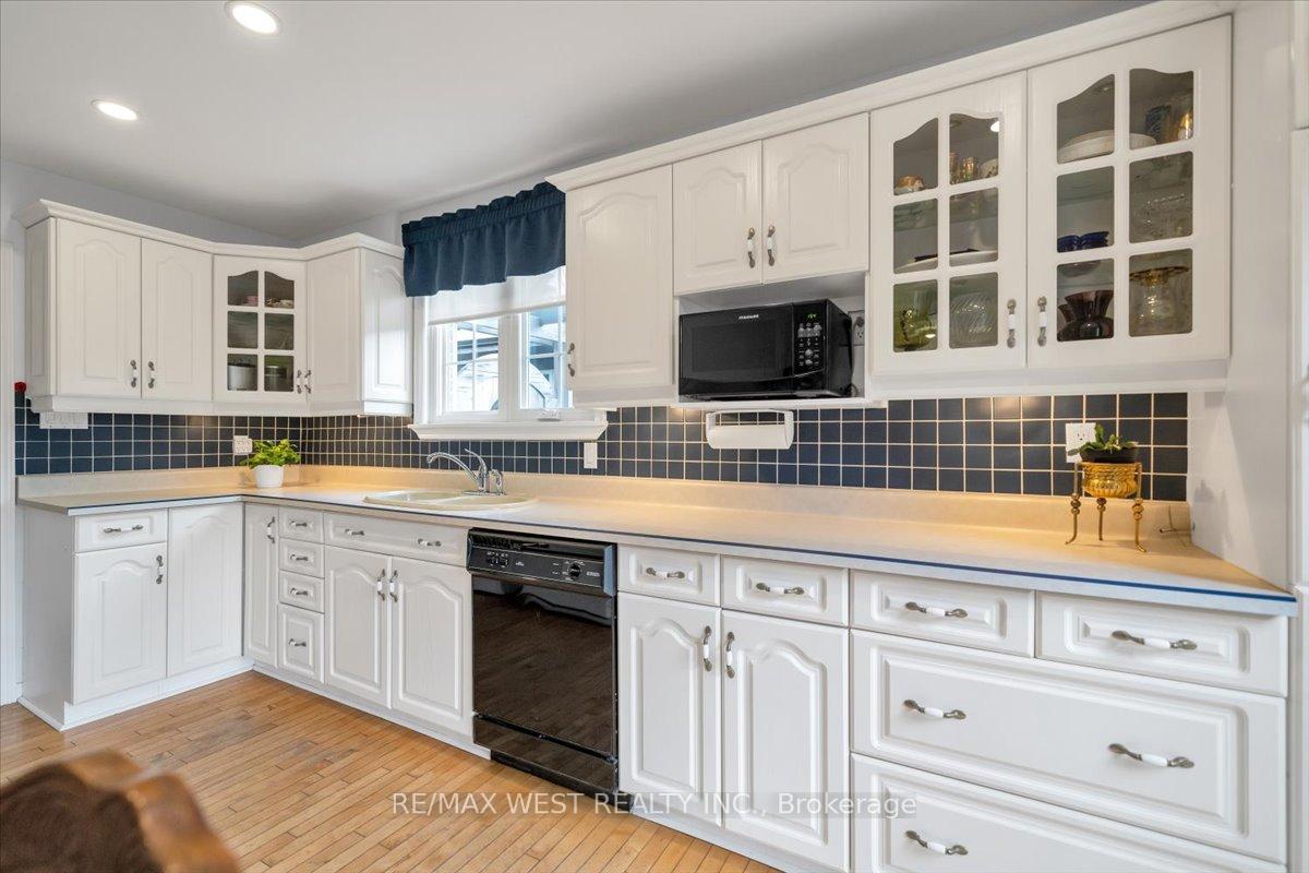 254 Confederation Dr, Toronto, ON M1G1B5 | 3 Bedroom 2 Bathroom Detached House | Image 6