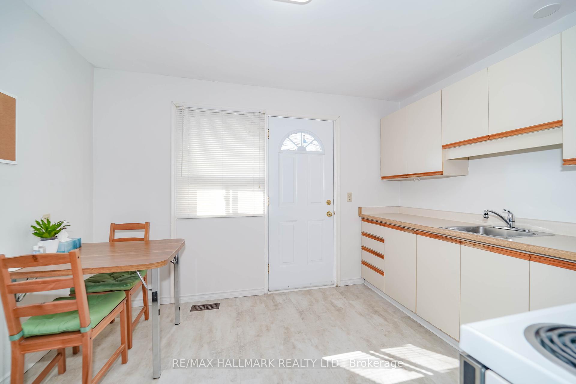 44 Budea Cres, Toronto, ON M1R4V4 | 3 Bedroom 2 Bathroom Detached House | Image 10