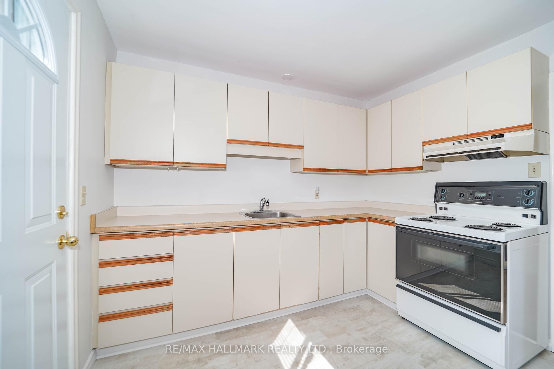 44 Budea Cres, Toronto, ON M1R4V4 | 3 Bedroom 2 Bathroom Detached House | Image 11