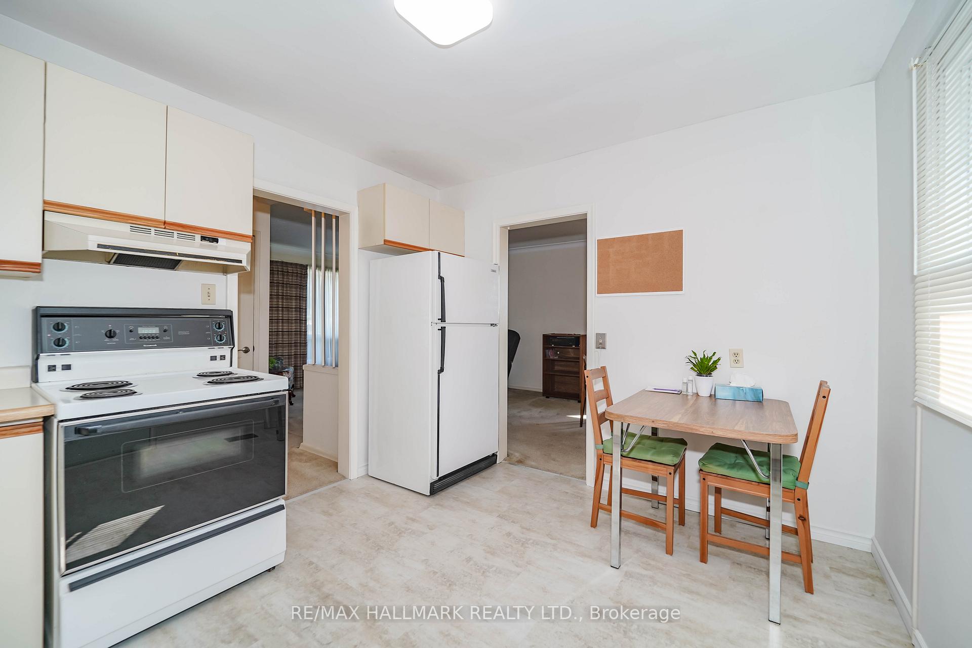 44 Budea Cres, Toronto, ON M1R4V4 | 3 Bedroom 2 Bathroom Detached House | Image 12