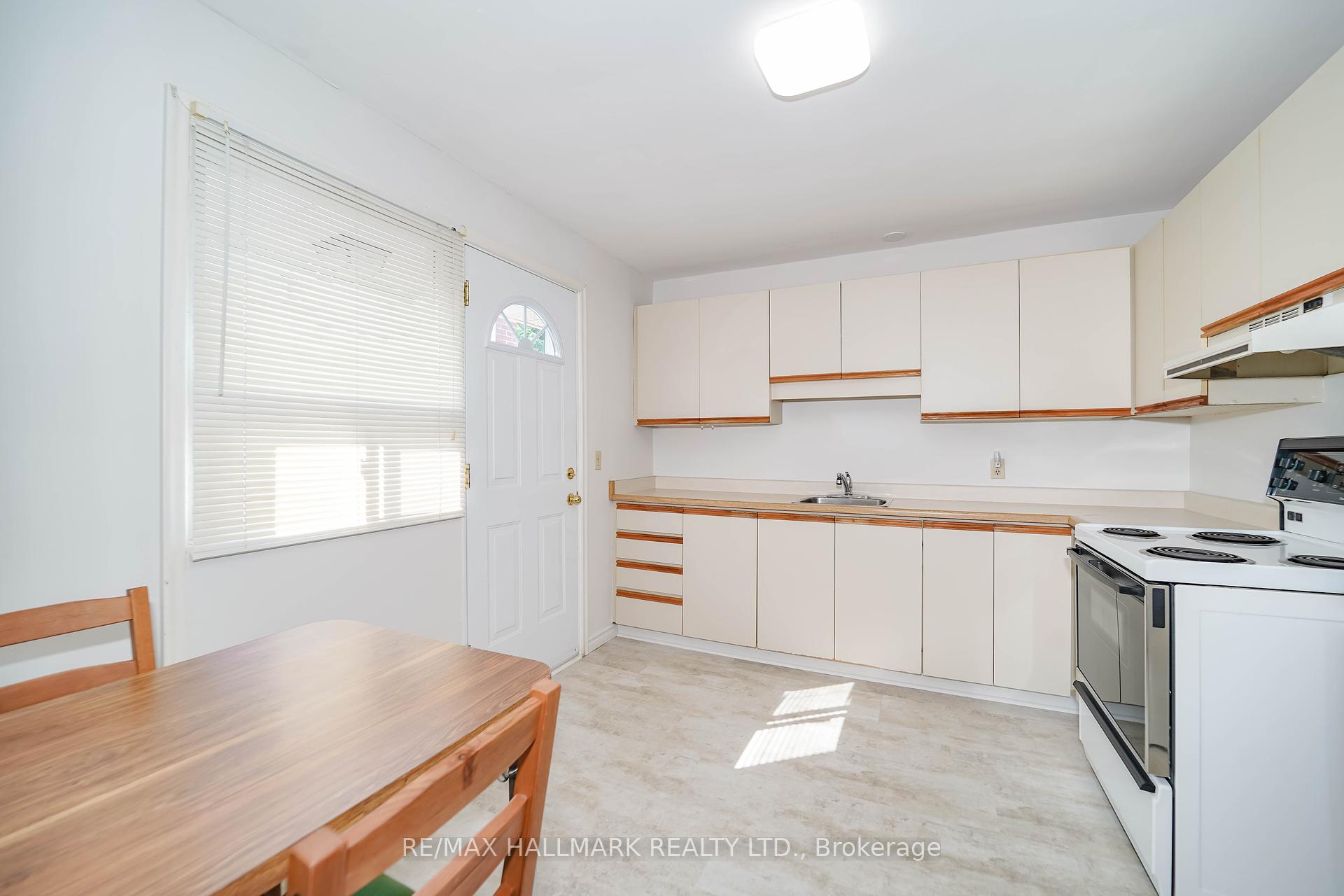 44 Budea Cres, Toronto, ON M1R4V4 | 3 Bedroom 2 Bathroom Detached House | Image 9