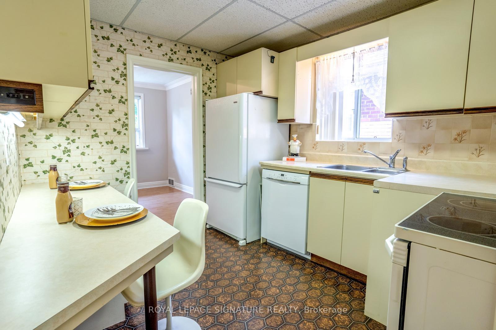 15 Inniswood Dr, Toronto, ON M1R1E4 | 3 Bedroom 2 Bathroom Detached House | Image 10