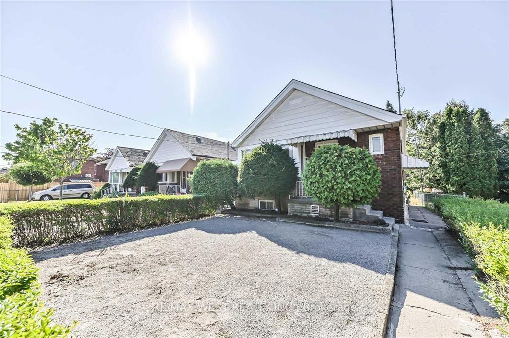 5 Dieppe Rd S, Toronto, ON M4J2K8 | 3 Bedroom 1 Bathroom Detached House | Image 2