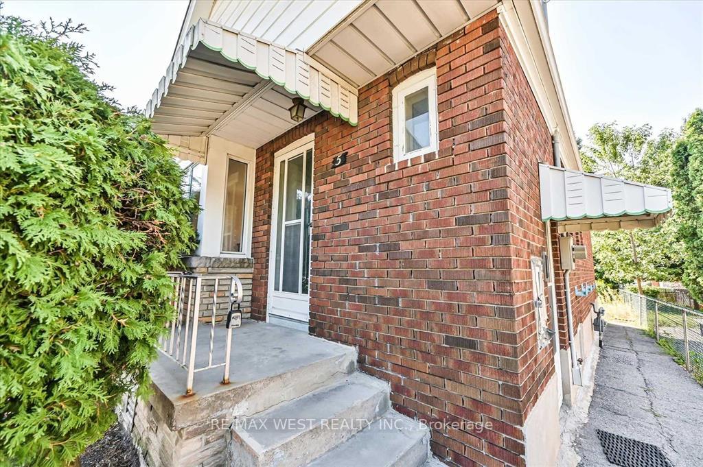 5 Dieppe Rd S, Toronto, ON M4J2K8 | 3 Bedroom 1 Bathroom Detached House | Image 3