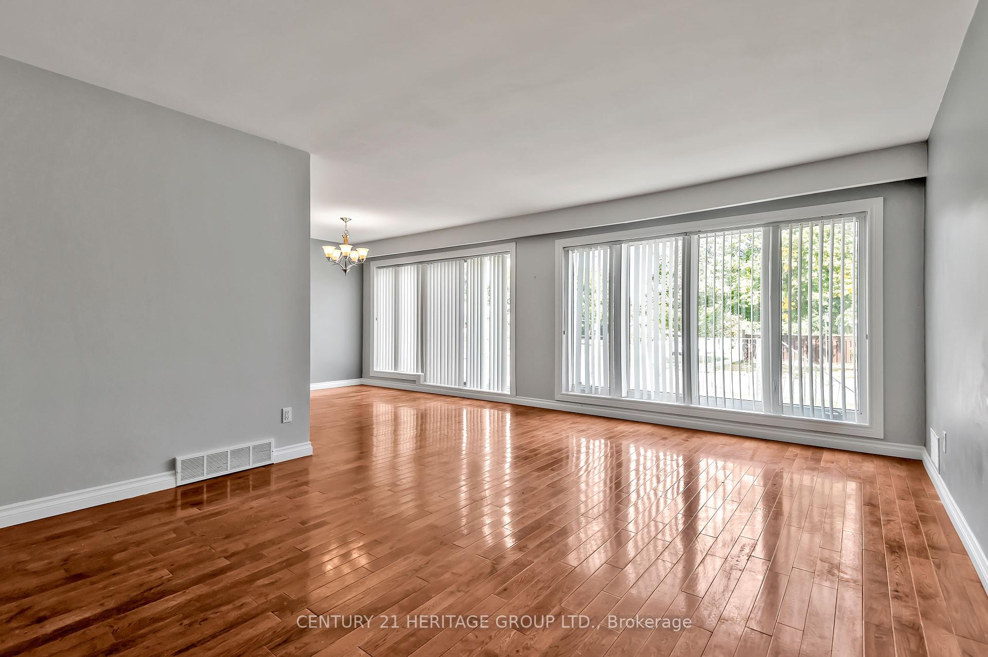 12 Kitson Dr, Toronto, ON M1M3C8 | 3 Bedroom 2 Bathroom Detached House | Image 4