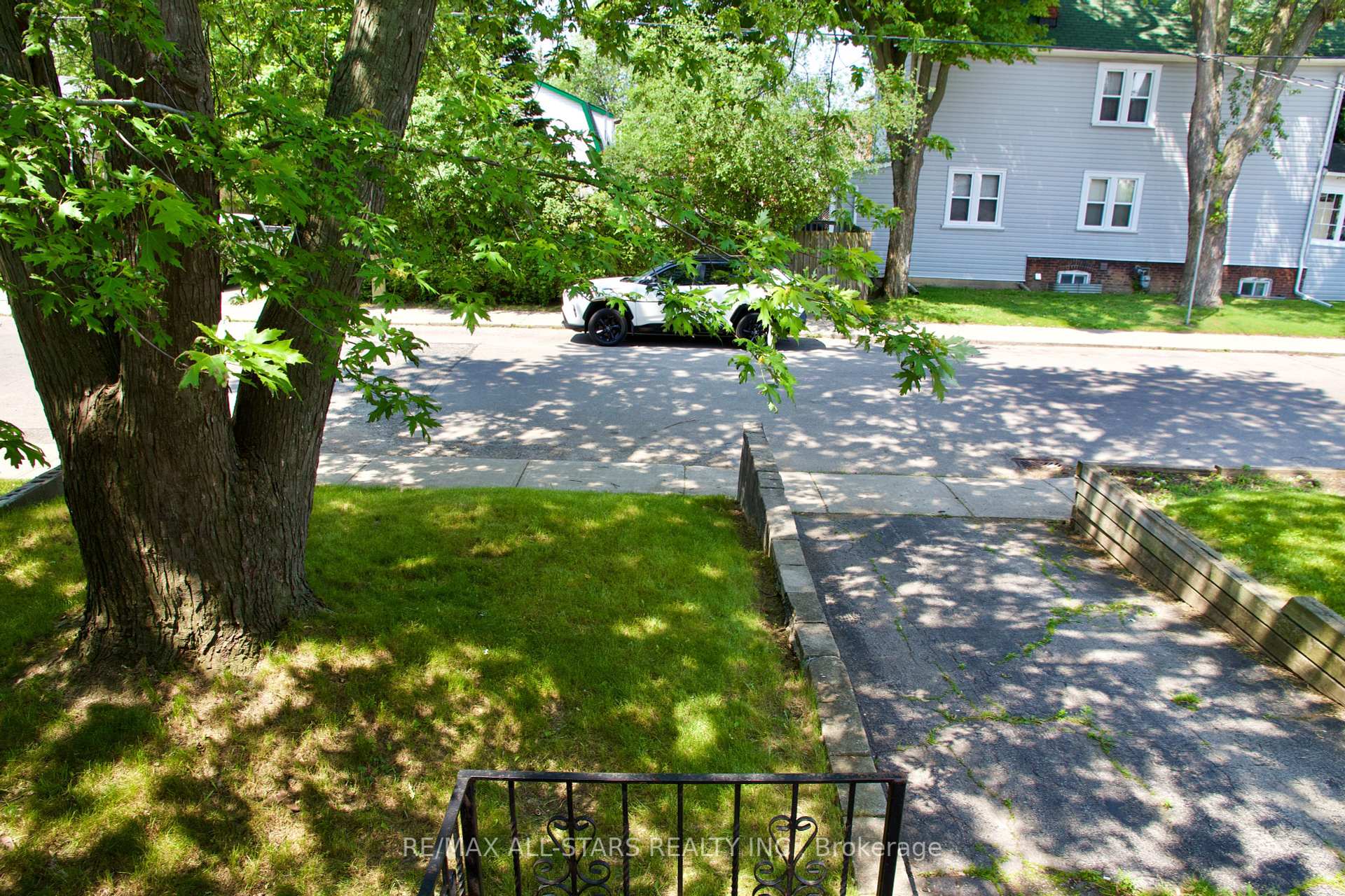 29 North Woodrow Blvd, Toronto, ON M1K1W2 | 2 Bedroom 2 Bathroom Detached House | Image 10