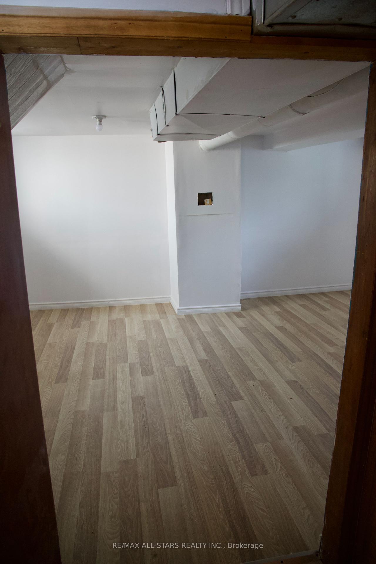 29 North Woodrow Blvd, Toronto, ON M1K1W2 | 2 Bedroom 2 Bathroom Detached House | Image 16