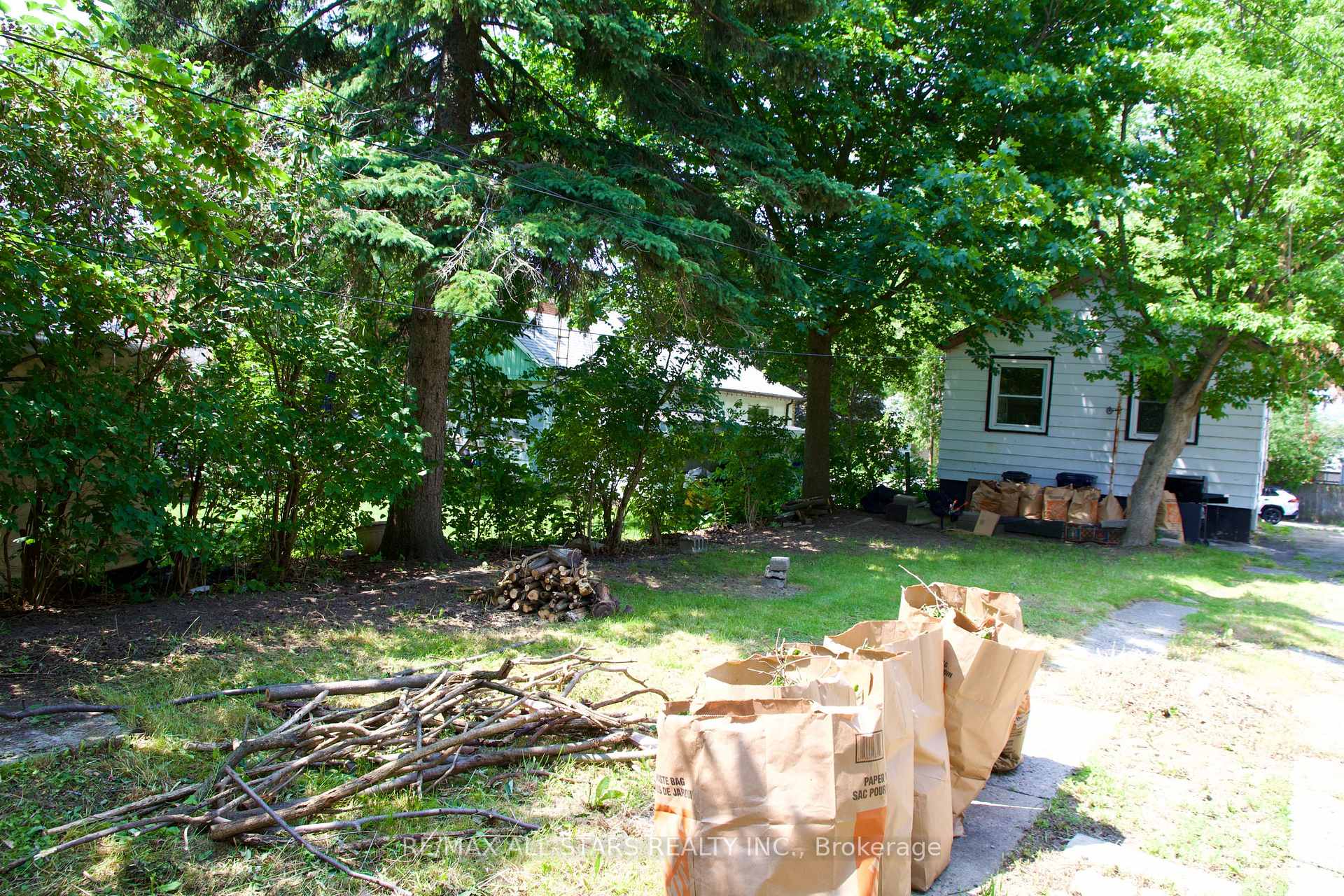 29 North Woodrow Blvd, Toronto, ON M1K1W2 | 2 Bedroom 2 Bathroom Detached House | Image 3