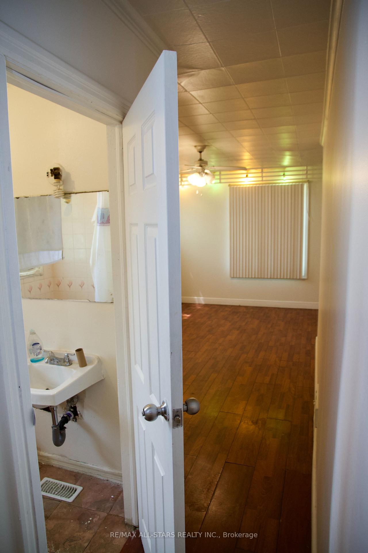 29 North Woodrow Blvd, Toronto, ON M1K1W2 | 2 Bedroom 2 Bathroom Detached House | Image 35