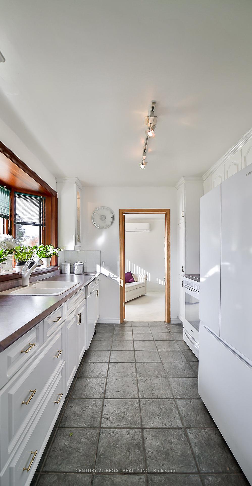 56 Somerdale Sq, Toronto, ON M1E1N1 | 3 Bedroom 3 Bathroom Detached House | Image 10