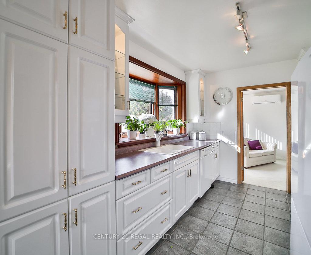 56 Somerdale Sq, Toronto, ON M1E1N1 | 3 Bedroom 3 Bathroom Detached House | Image 9