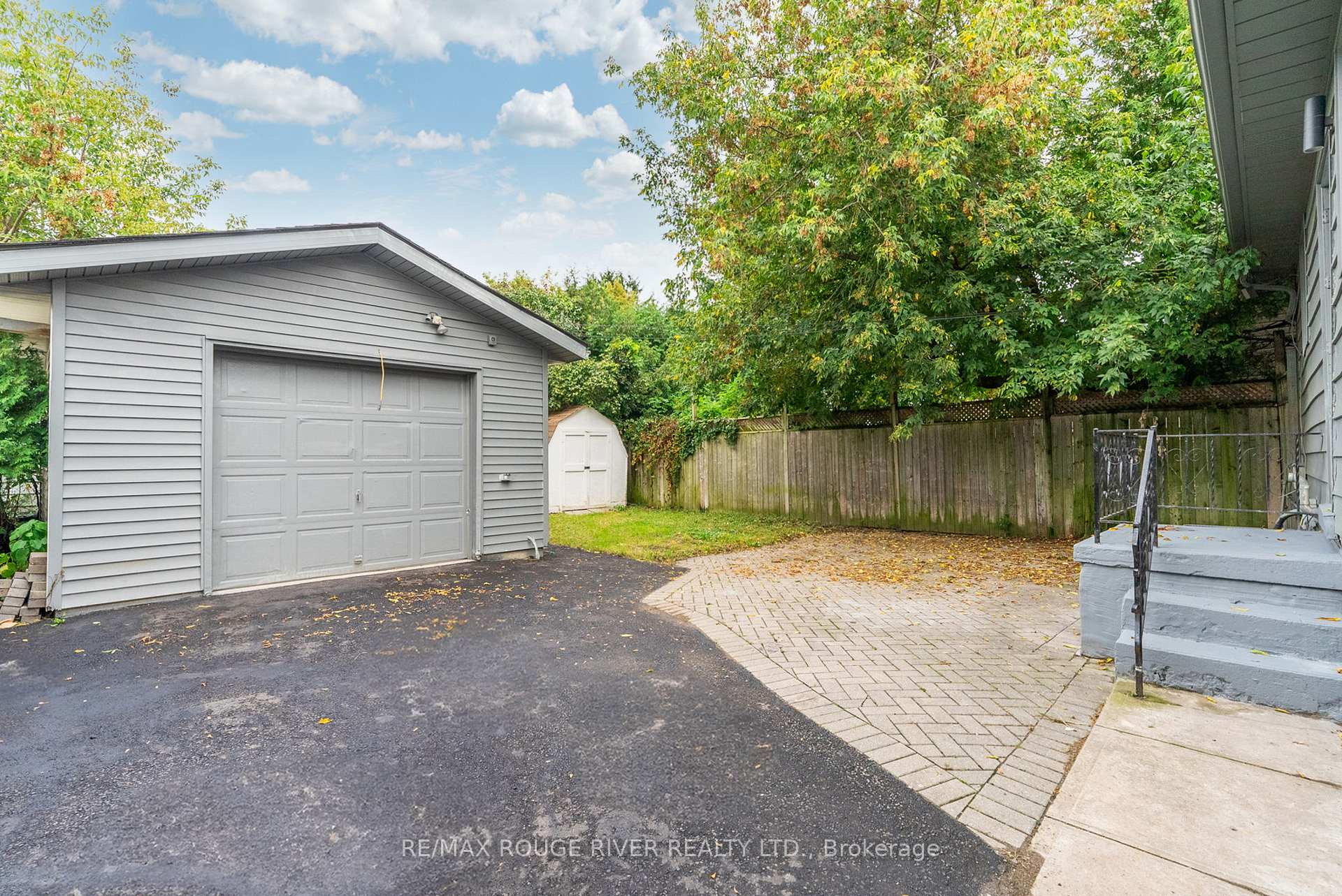 449 Drew St, Oshawa, ON L1H5B6 | 2 Bedroom 2 Bathroom Detached House | Image 36