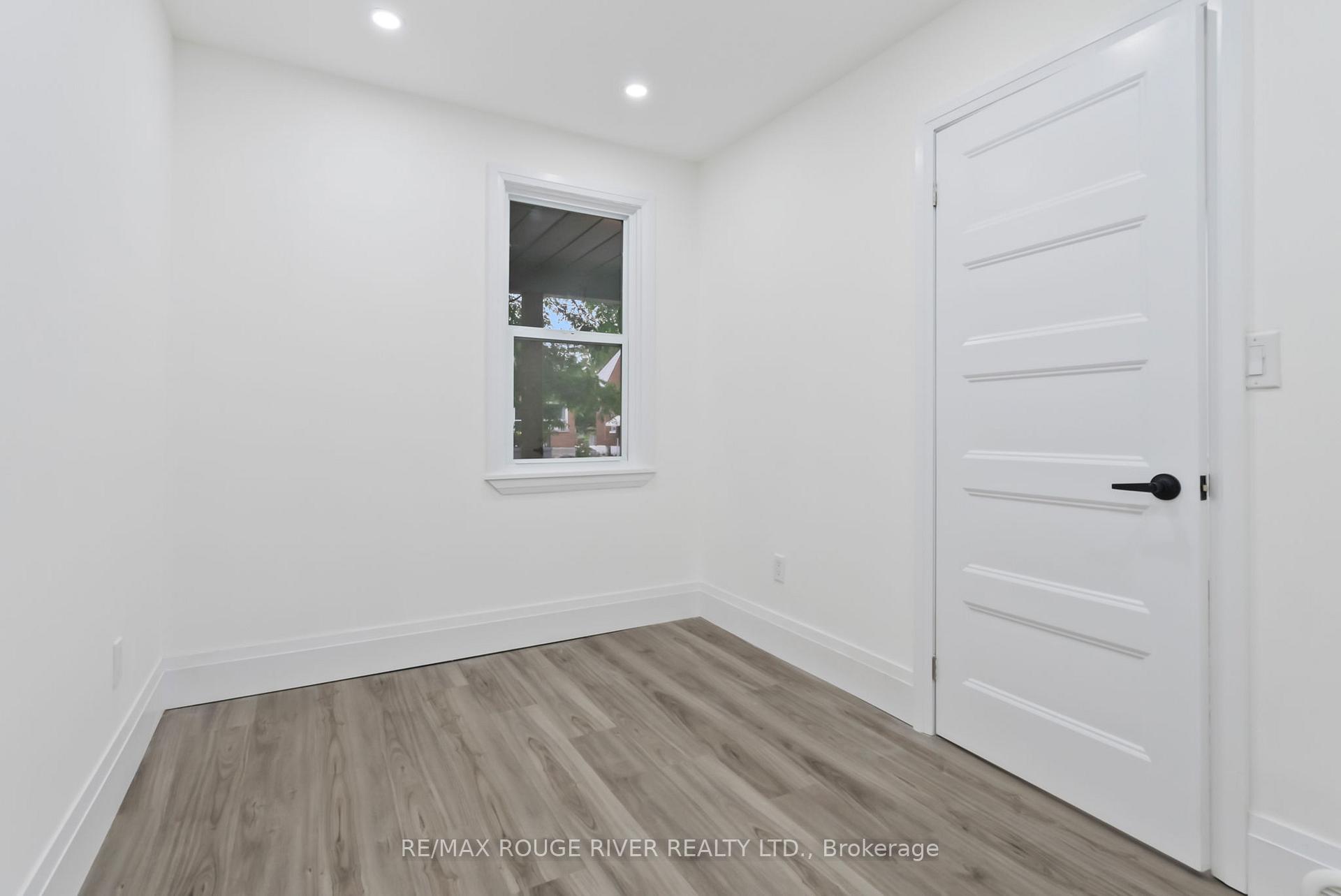 449 Drew St, Oshawa, ON L1H5B6 | 2 Bedroom 2 Bathroom Detached House | Image 7