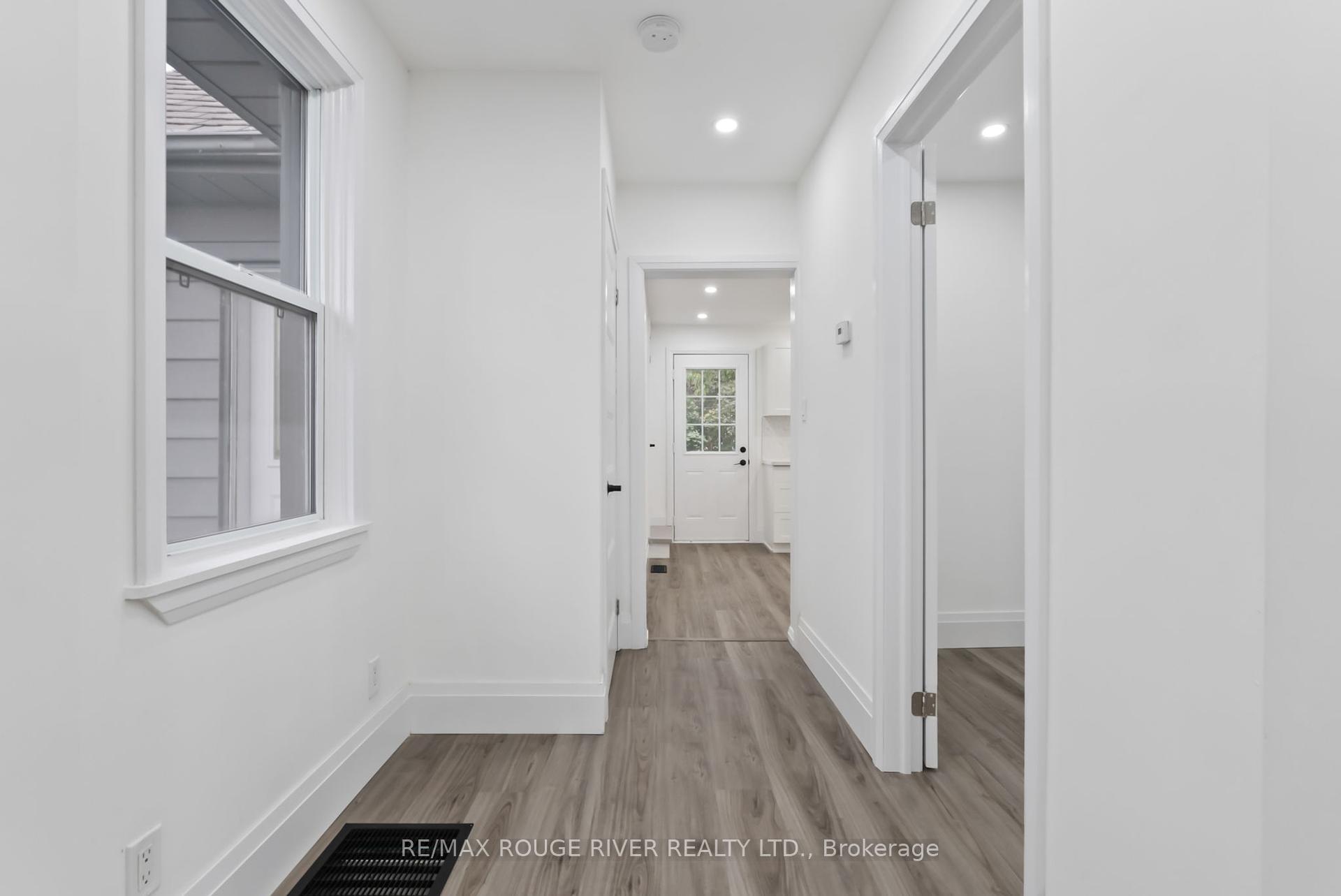 449 Drew St, Oshawa, ON L1H5B6 | 2 Bedroom 2 Bathroom Detached House | Image 8