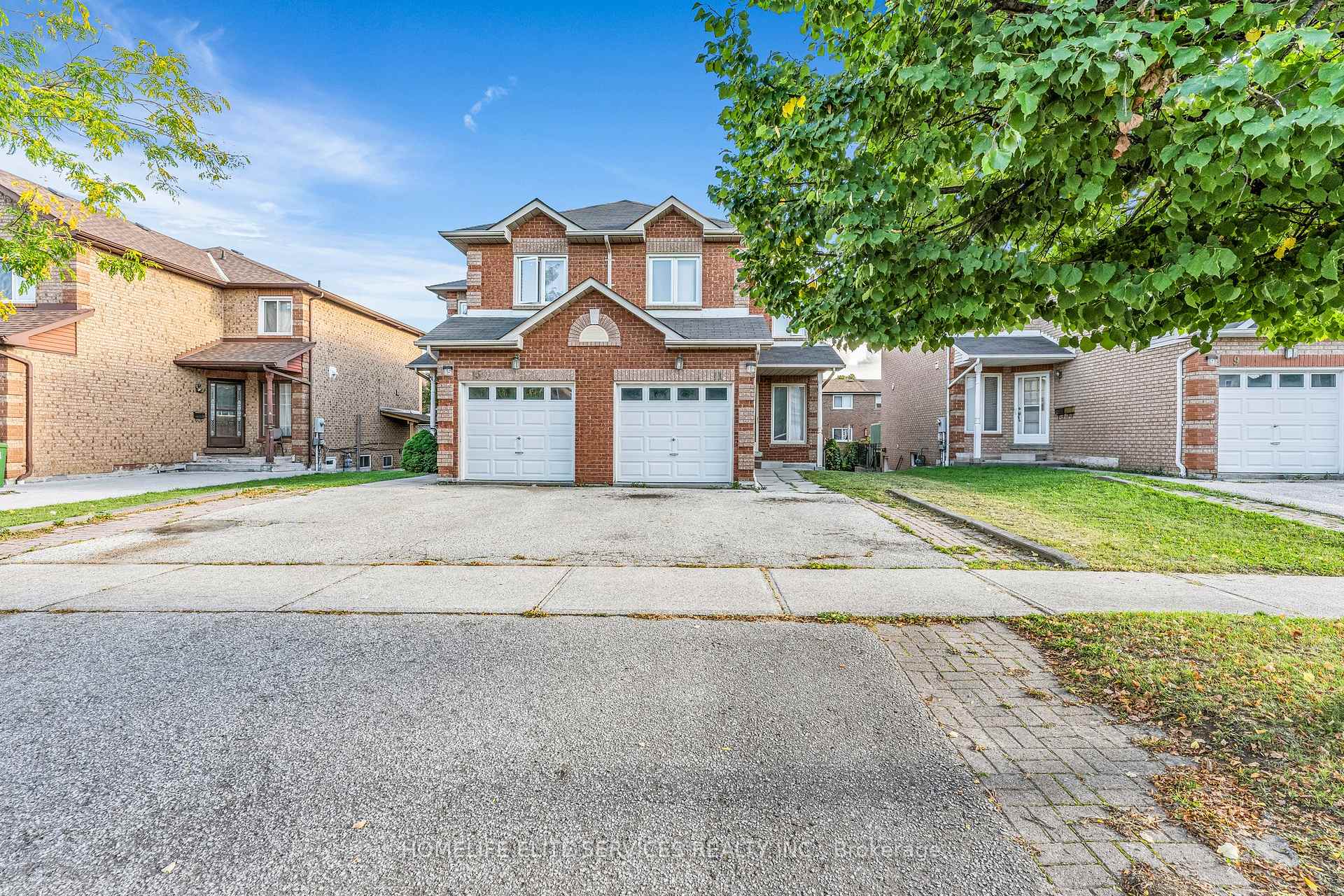 11 Lenthall Ave, Toronto, ON M1B2C7 | 3 Bedroom 4 Bathroom Semi-Detached House | Image 2