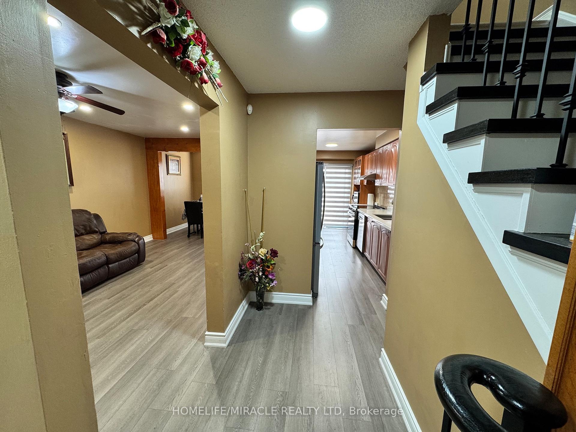 131 Plumrose Ptwy, Toronto, ON M1B4B6 | 3 Bedroom 4 Bathroom Detached House | Image 12
