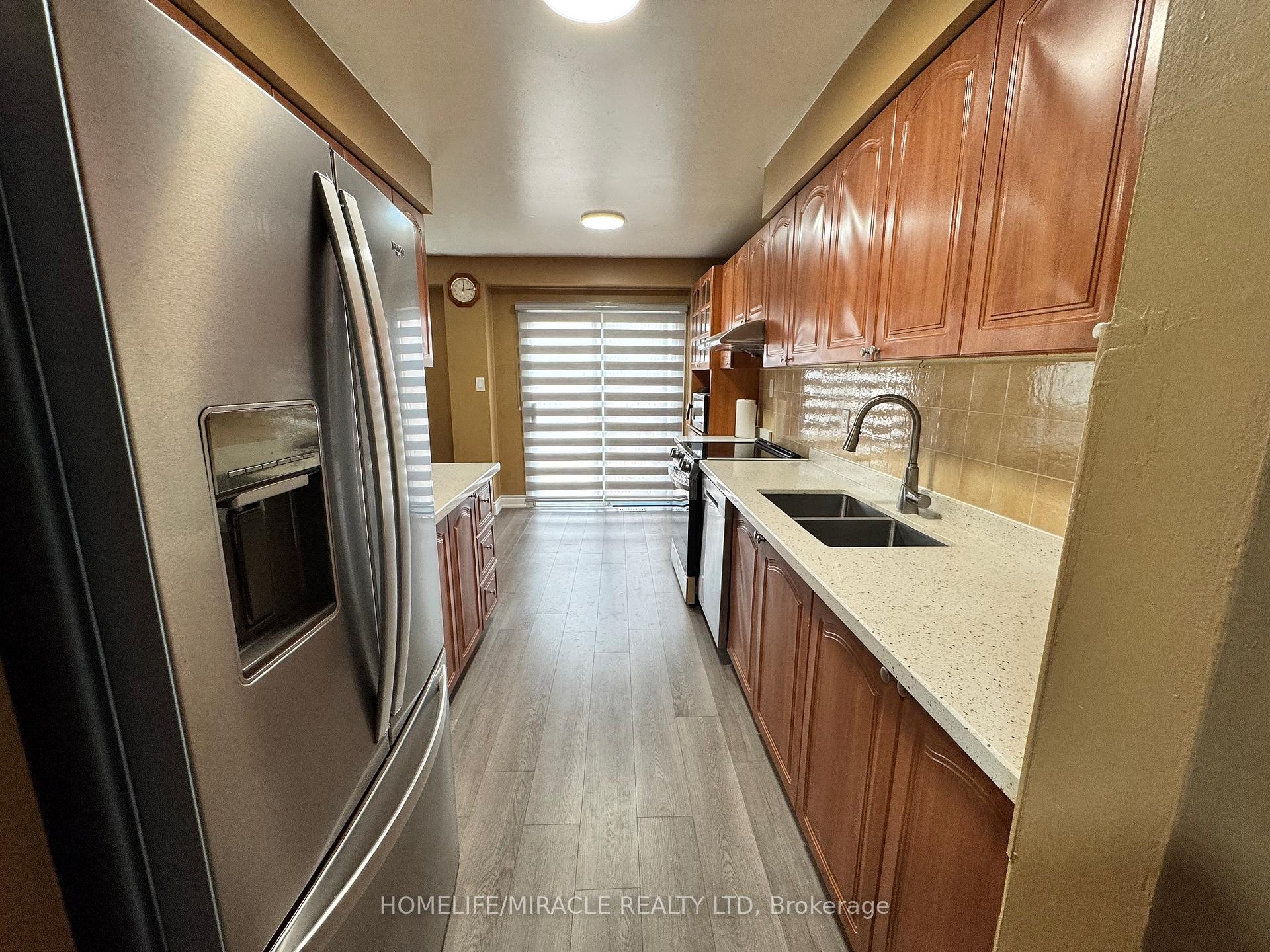131 Plumrose Ptwy, Toronto, ON M1B4B6 | 3 Bedroom 4 Bathroom Detached House | Image 15