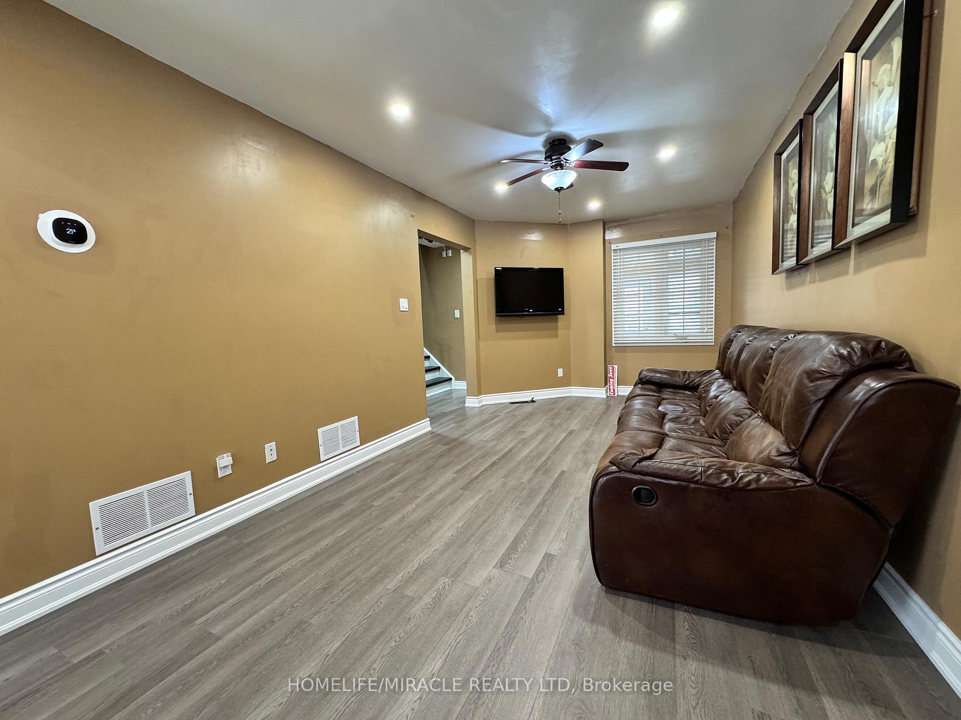 131 Plumrose Ptwy, Toronto, ON M1B4B6 | 3 Bedroom 4 Bathroom Detached House | Image 23