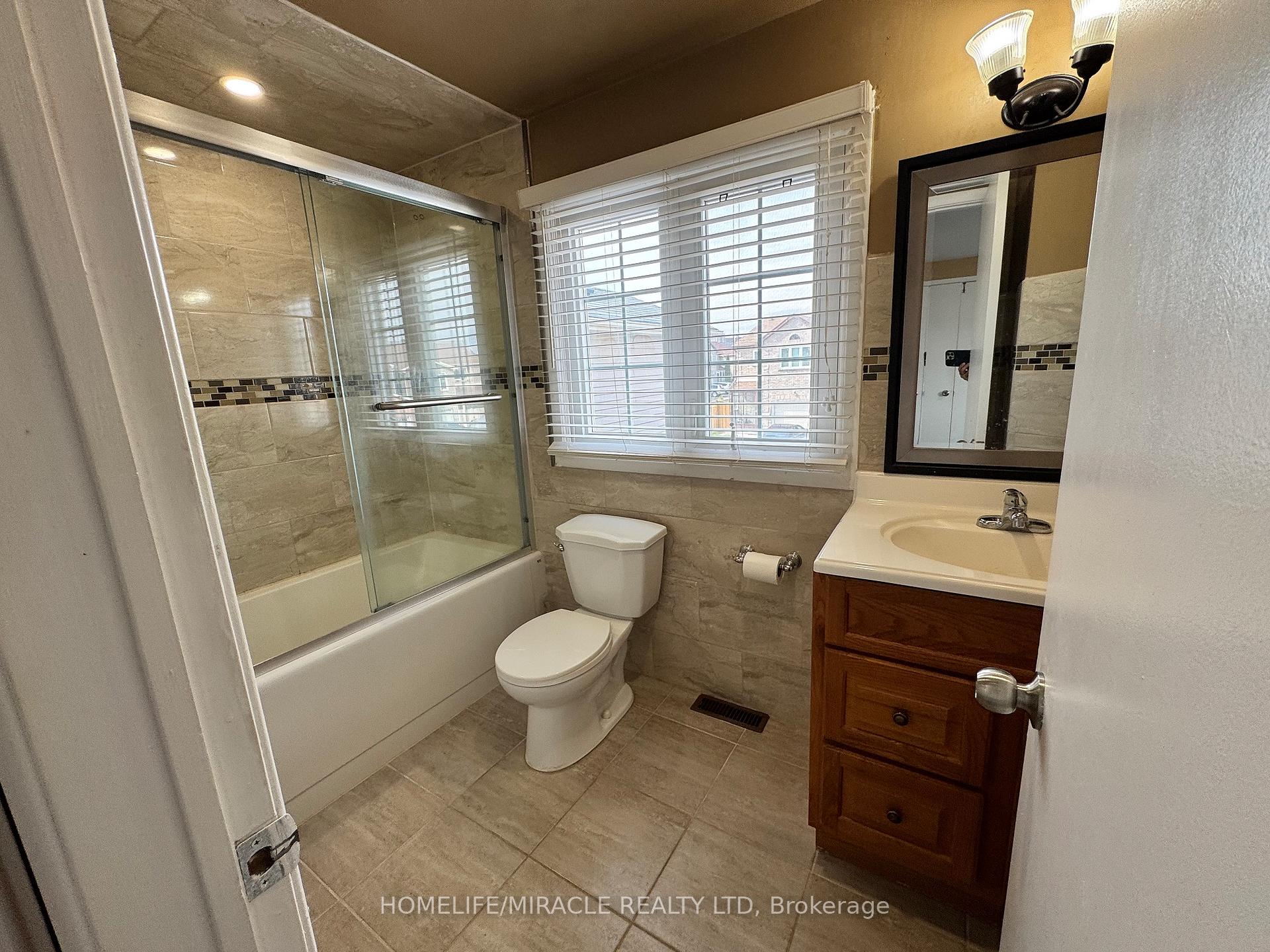 131 Plumrose Ptwy, Toronto, ON M1B4B6 | 3 Bedroom 4 Bathroom Detached House | Image 33