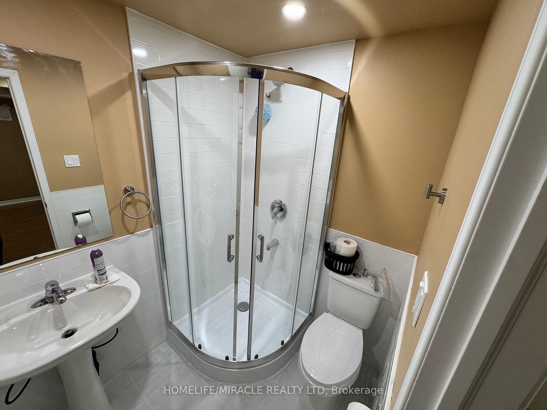 131 Plumrose Ptwy, Toronto, ON M1B4B6 | 3 Bedroom 4 Bathroom Detached House | Image 37