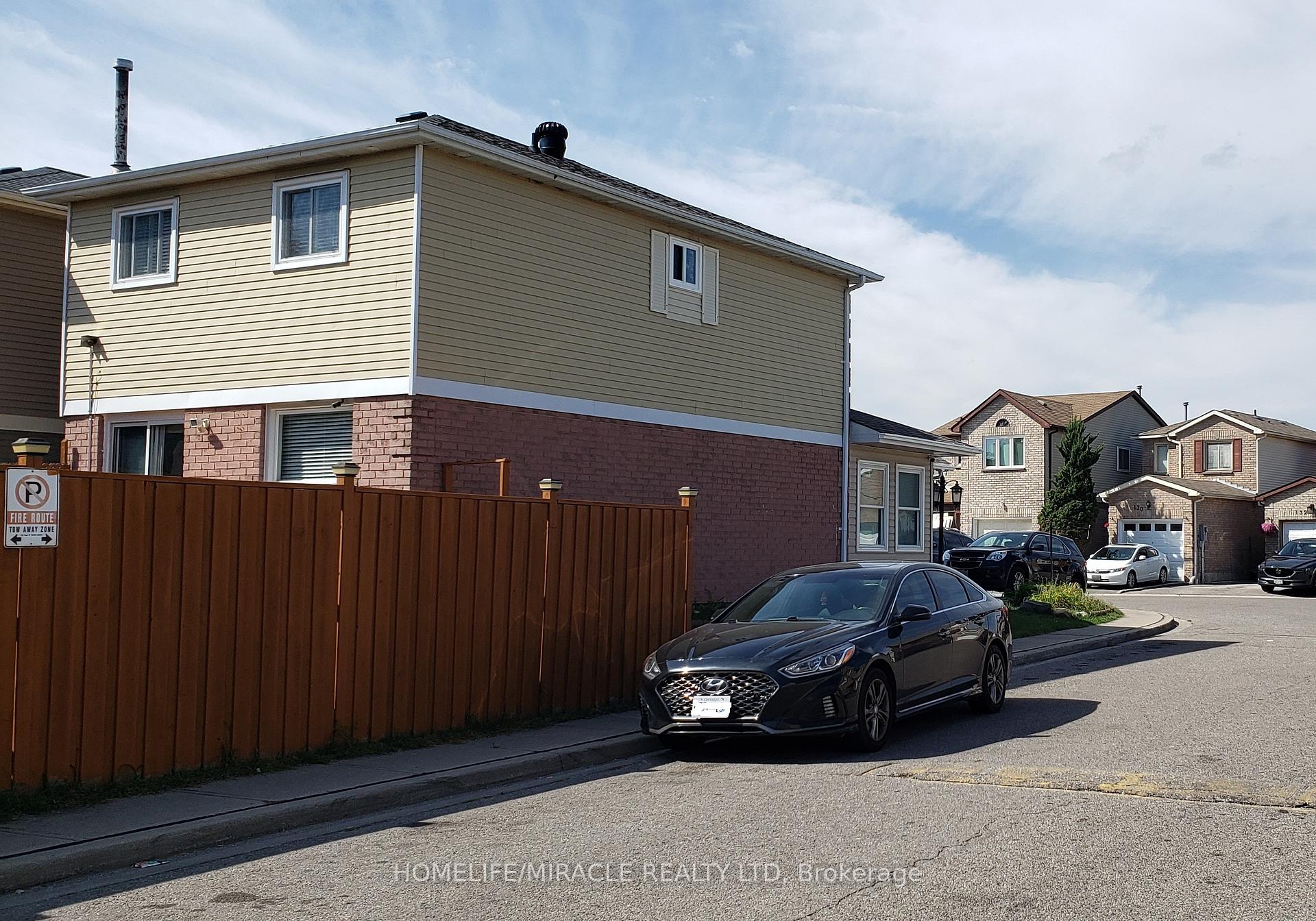 131 Plumrose Ptwy, Toronto, ON M1B4B6 | 3 Bedroom 4 Bathroom Detached House | Image 4