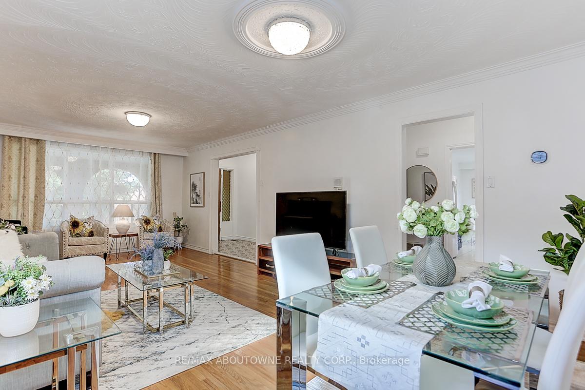 31 Lambeth Sq, Toronto, ON M1W3B3 | 4 Bedroom 3 Bathroom Detached House | Image 10