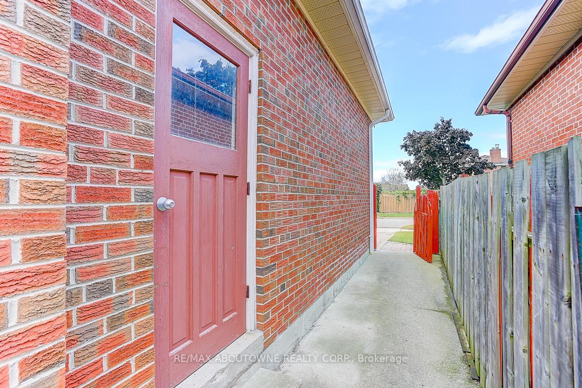 31 Lambeth Sq, Toronto, ON M1W3B3 | 4 Bedroom 3 Bathroom Detached House | Image 39