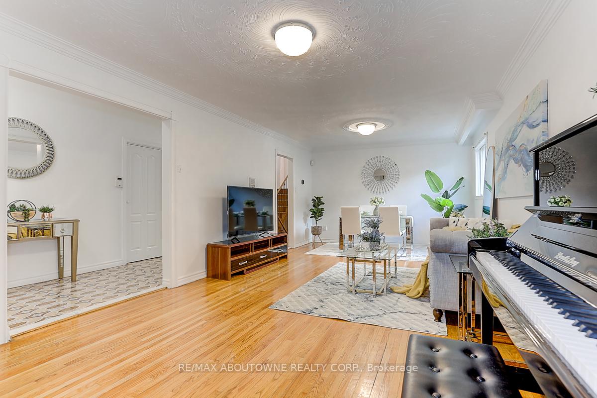 31 Lambeth Sq, Toronto, ON M1W3B3 | 4 Bedroom 3 Bathroom Detached House | Image 6