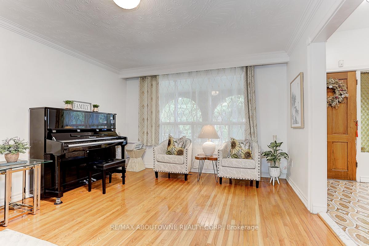 31 Lambeth Sq, Toronto, ON M1W3B3 | 4 Bedroom 3 Bathroom Detached House | Image 8