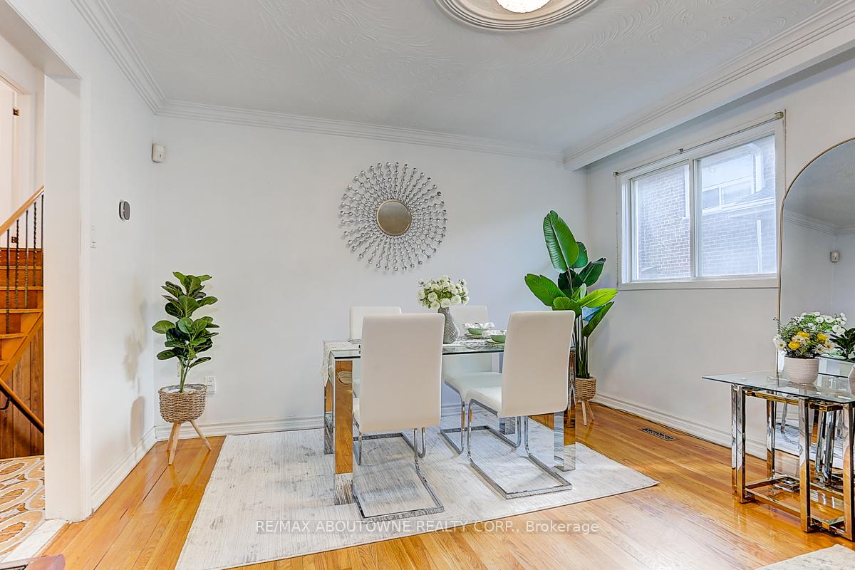 31 Lambeth Sq, Toronto, ON M1W3B3 | 4 Bedroom 3 Bathroom Detached House | Image 9