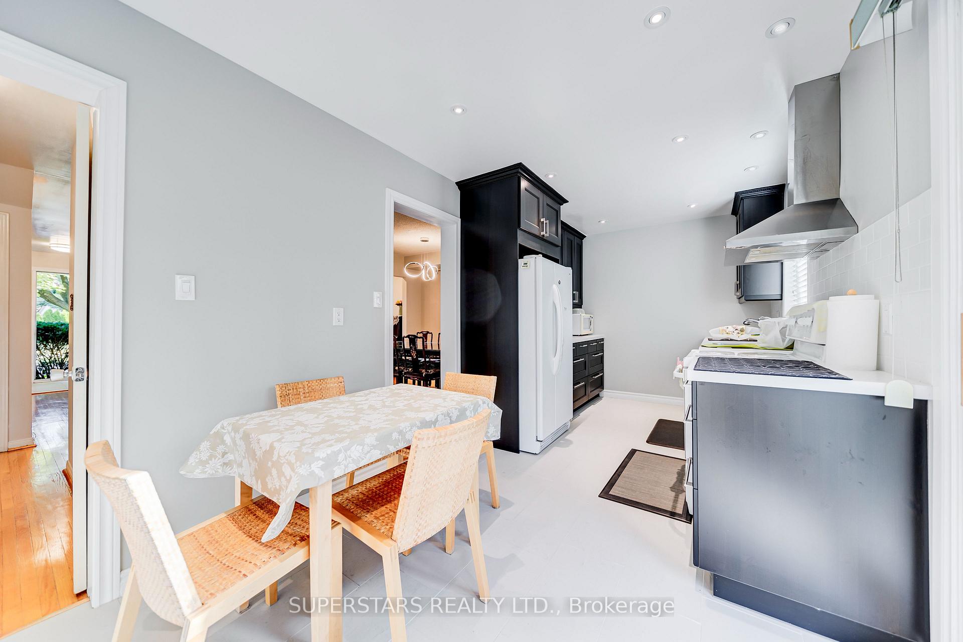 15 Pipers Green Ave, Toronto, ON M1S3J9 | 4 Bedroom 4 Bathroom Detached House | Image 6