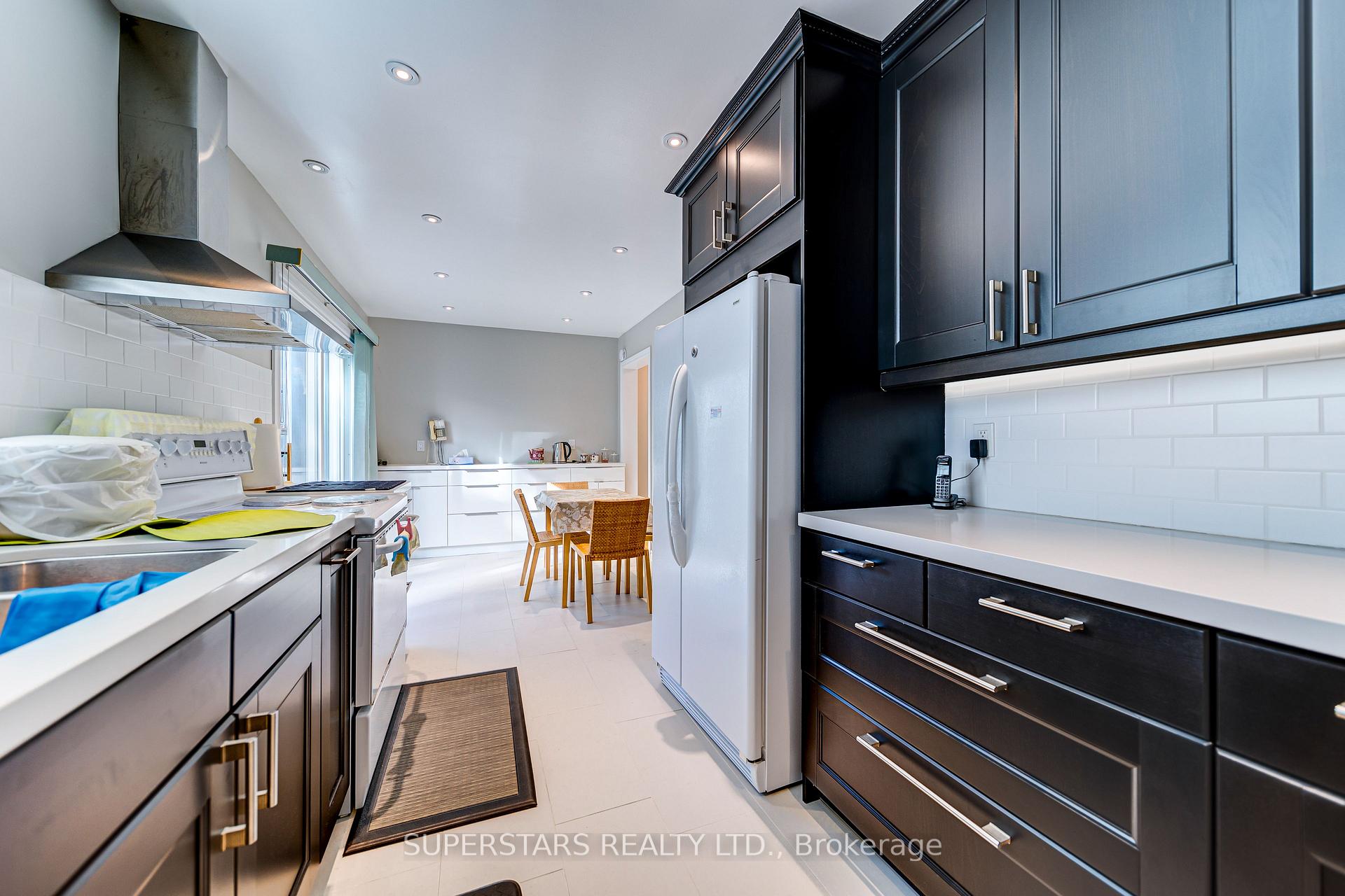 15 Pipers Green Ave, Toronto, ON M1S3J9 | 4 Bedroom 4 Bathroom Detached House | Image 7