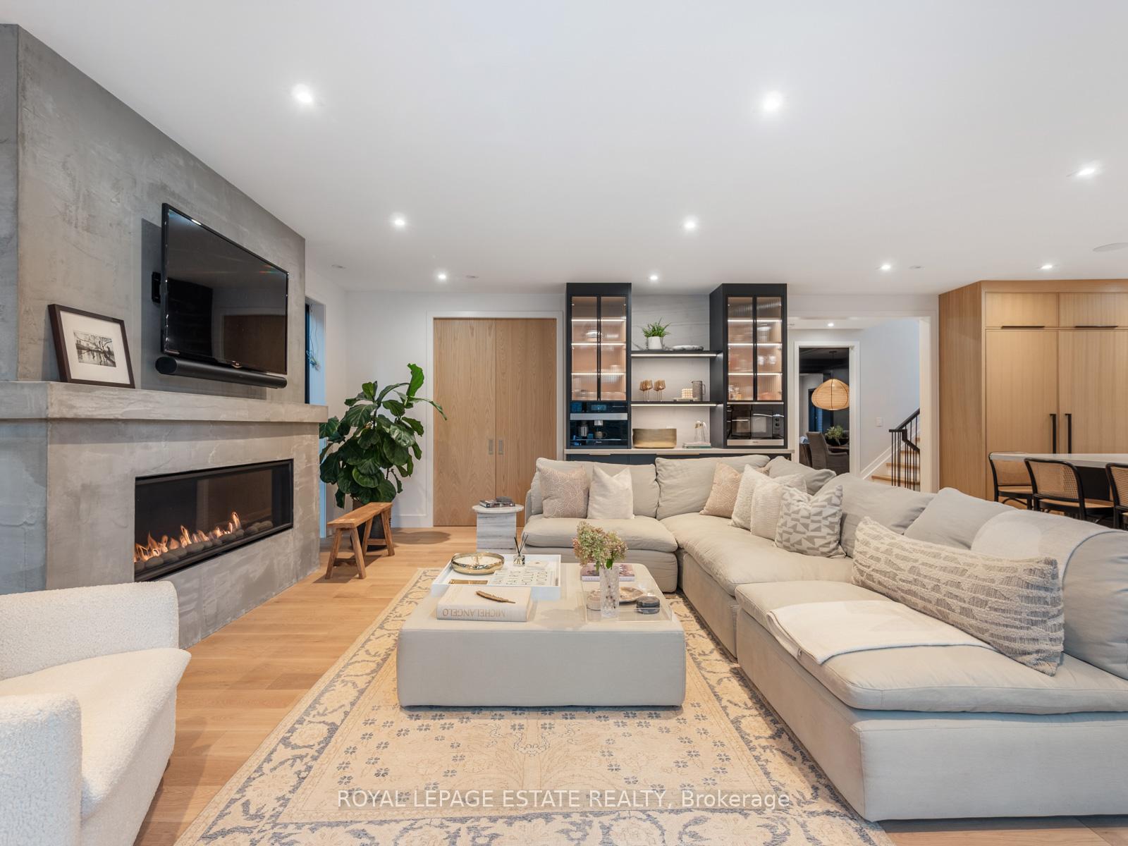 18 Munro Park Ave, Toronto, ON M4E3M3 | 4 Bedroom 5 Bathroom Detached House | Image 14